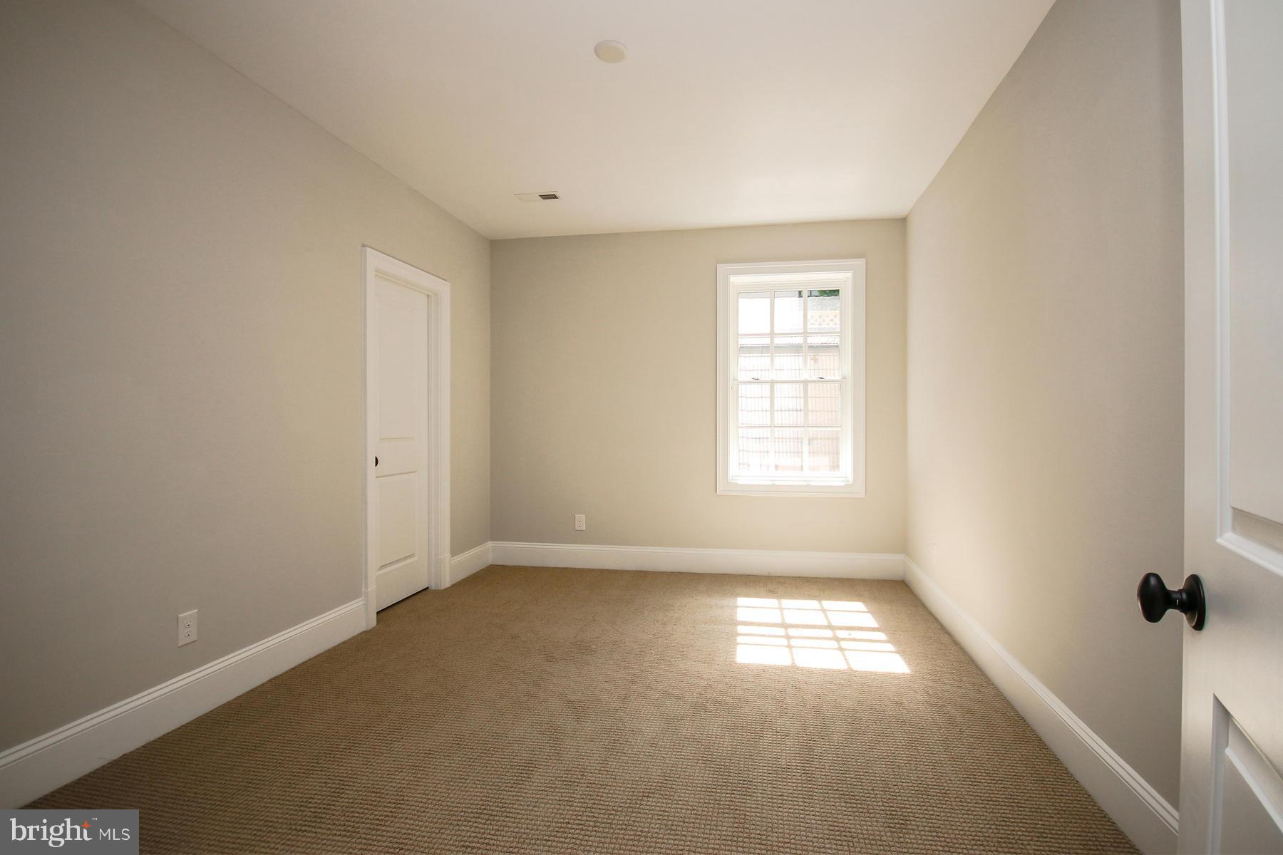WEST MC LEAN - Residential