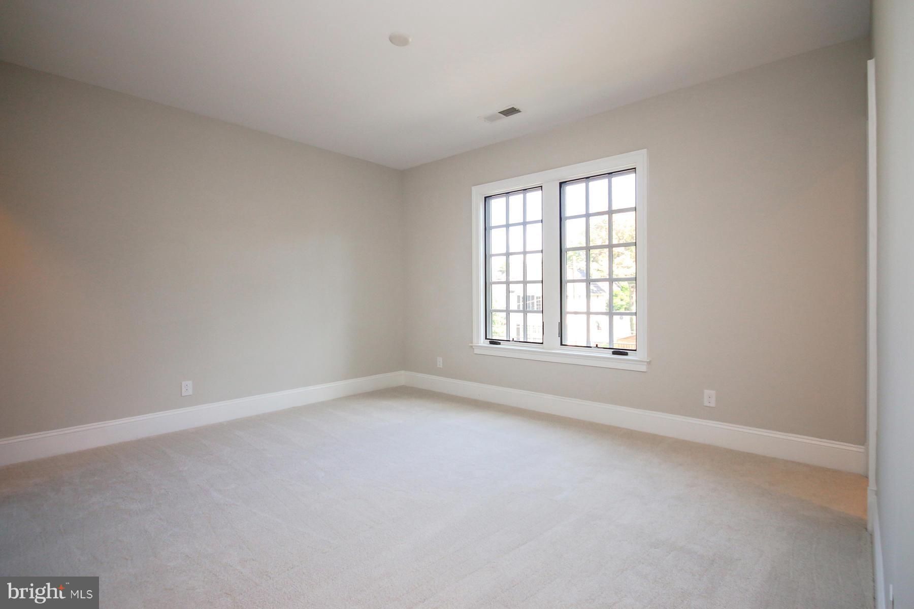 WEST MC LEAN - Residential
