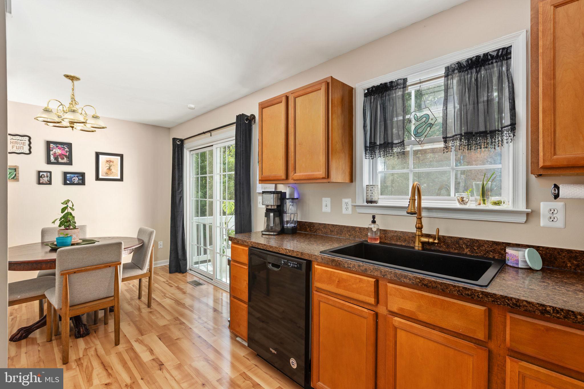 CAROLINE VILLAGE - Residential