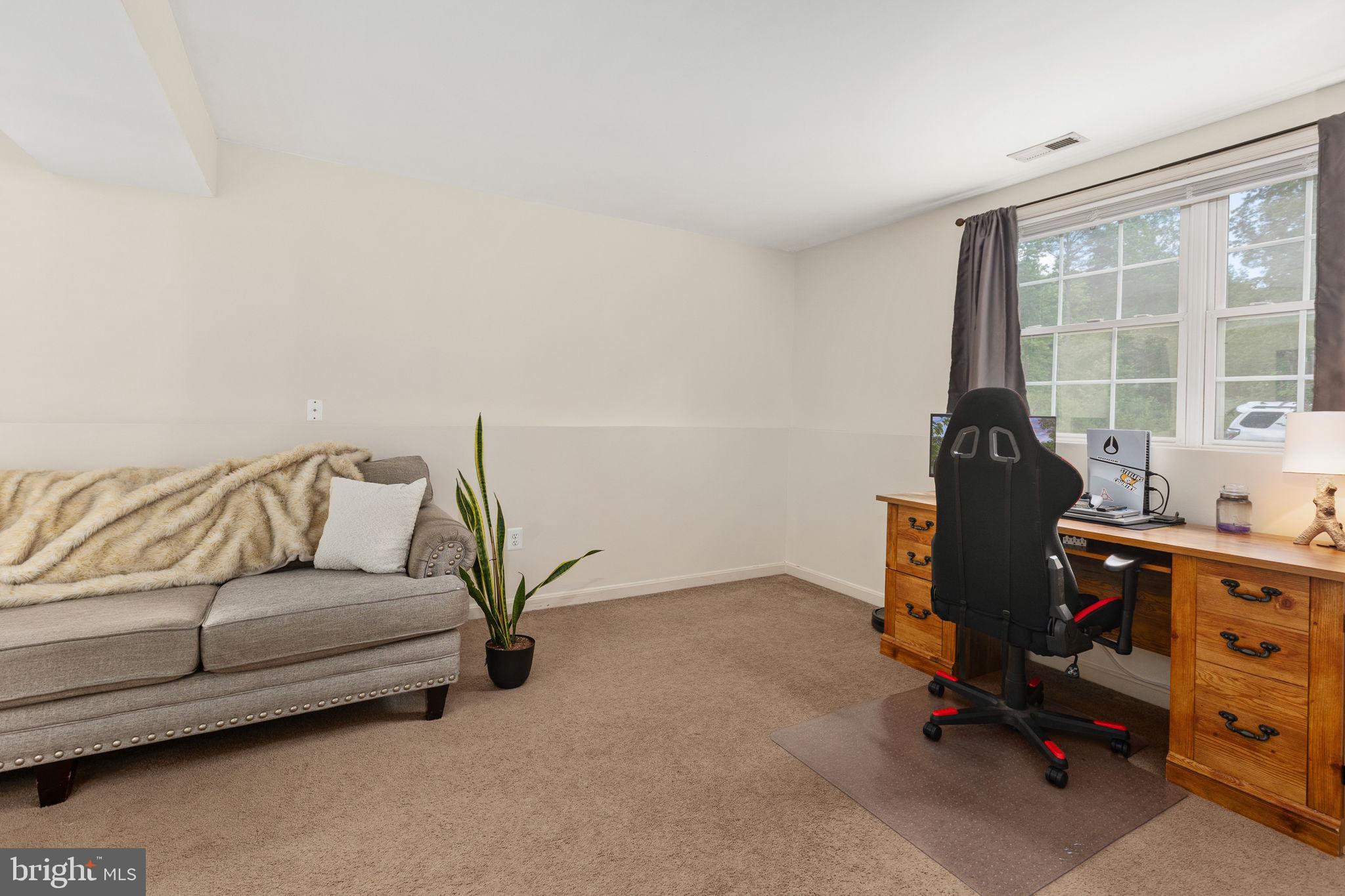 CAROLINE VILLAGE - Residential
