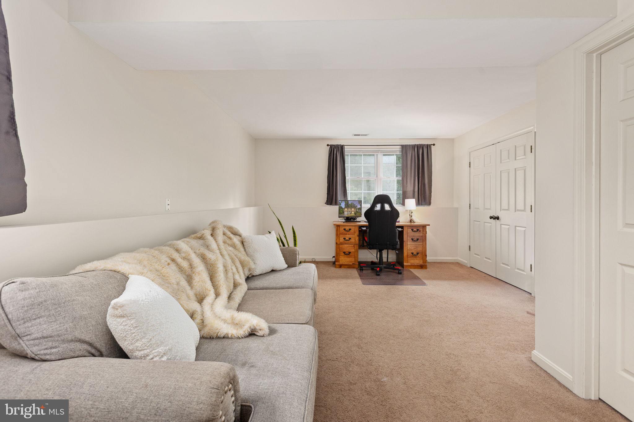 CAROLINE VILLAGE - Residential
