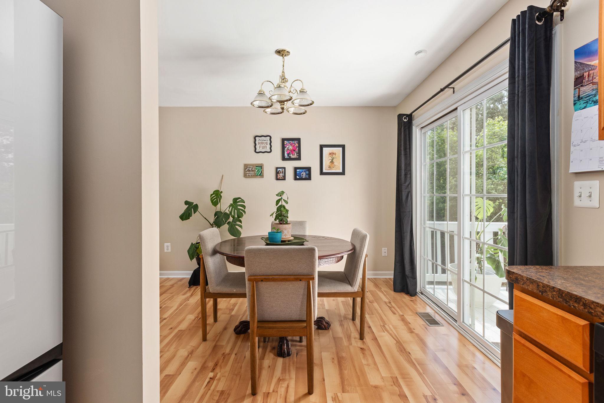 CAROLINE VILLAGE - Residential