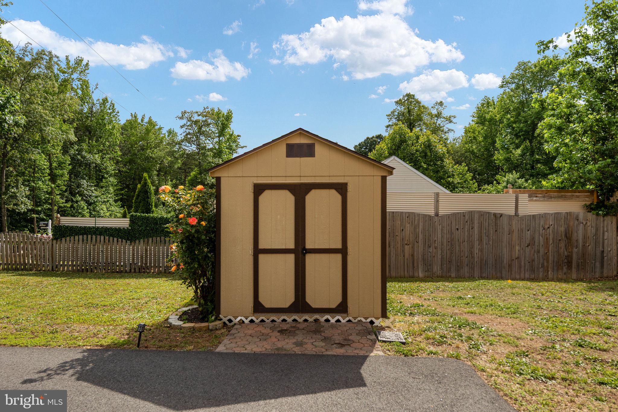 CAROLINE VILLAGE - Residential