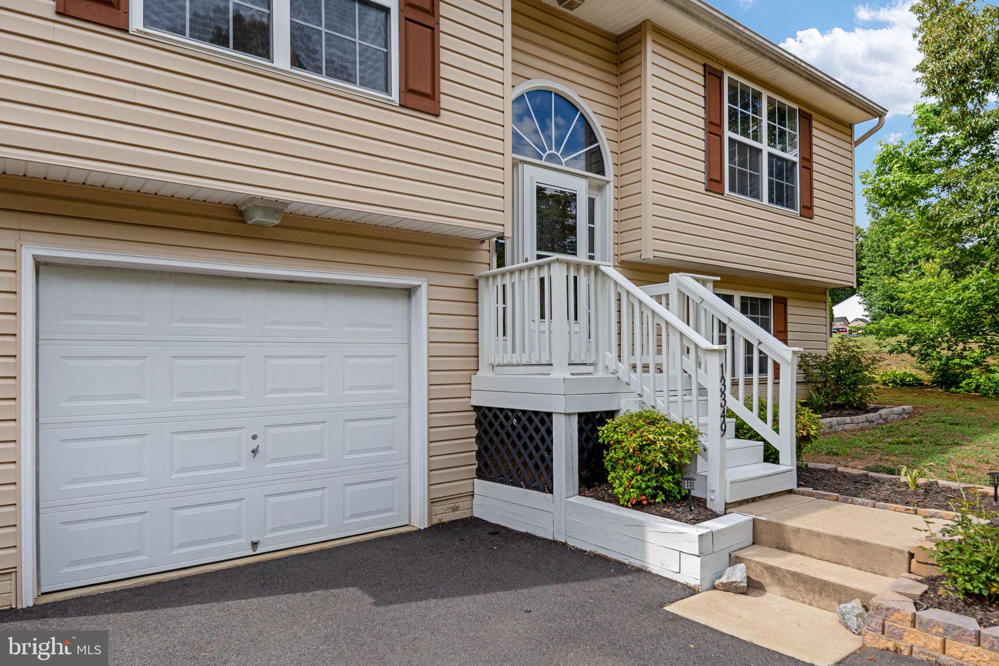CAROLINE VILLAGE - Residential