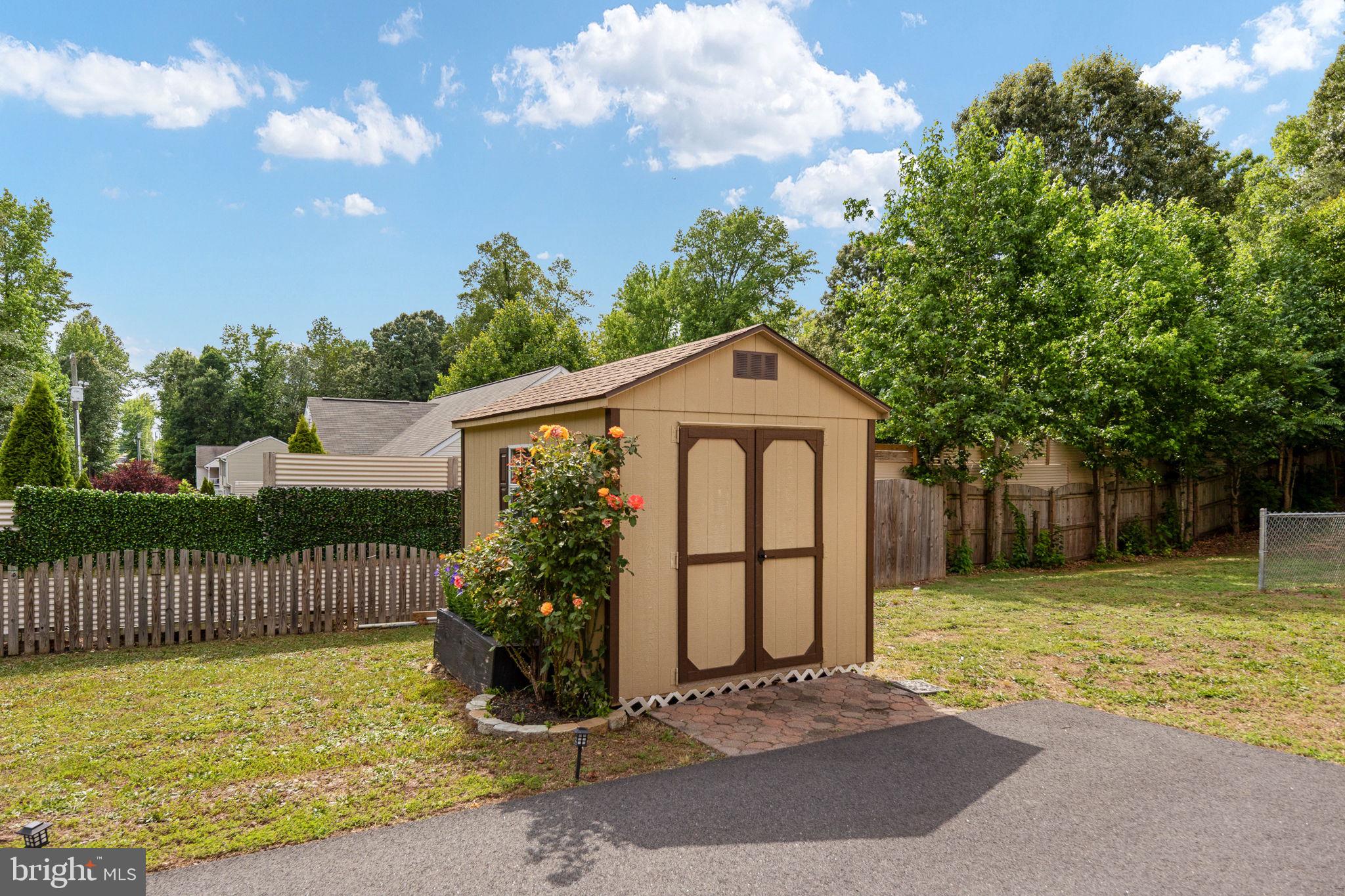 CAROLINE VILLAGE - Residential