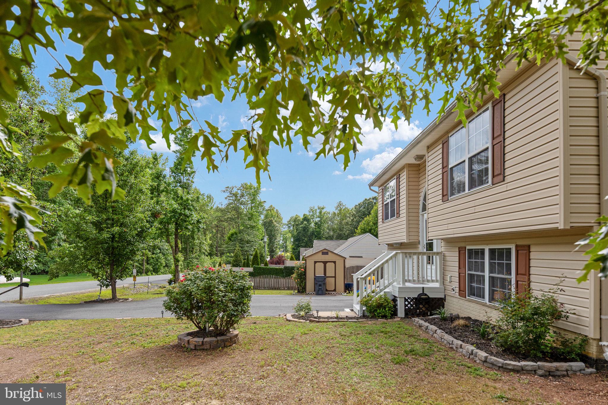CAROLINE VILLAGE - Residential