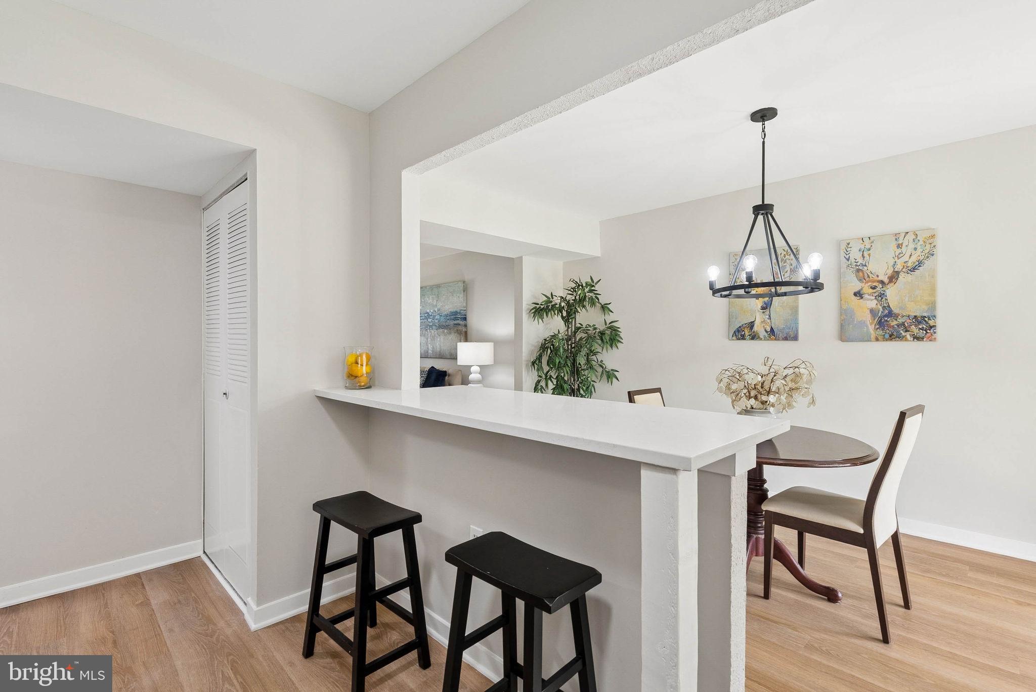 KINGS COURT - Residential