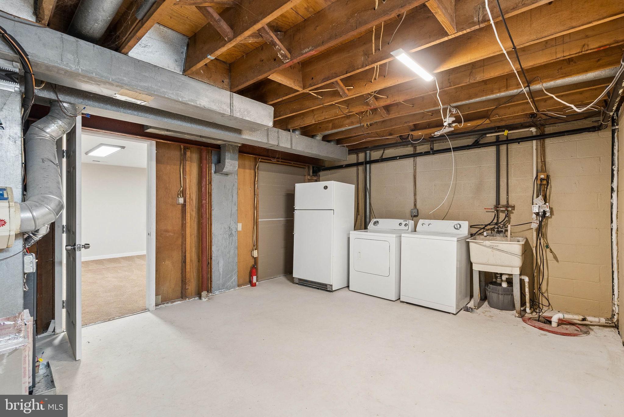 KINGS COURT - Residential