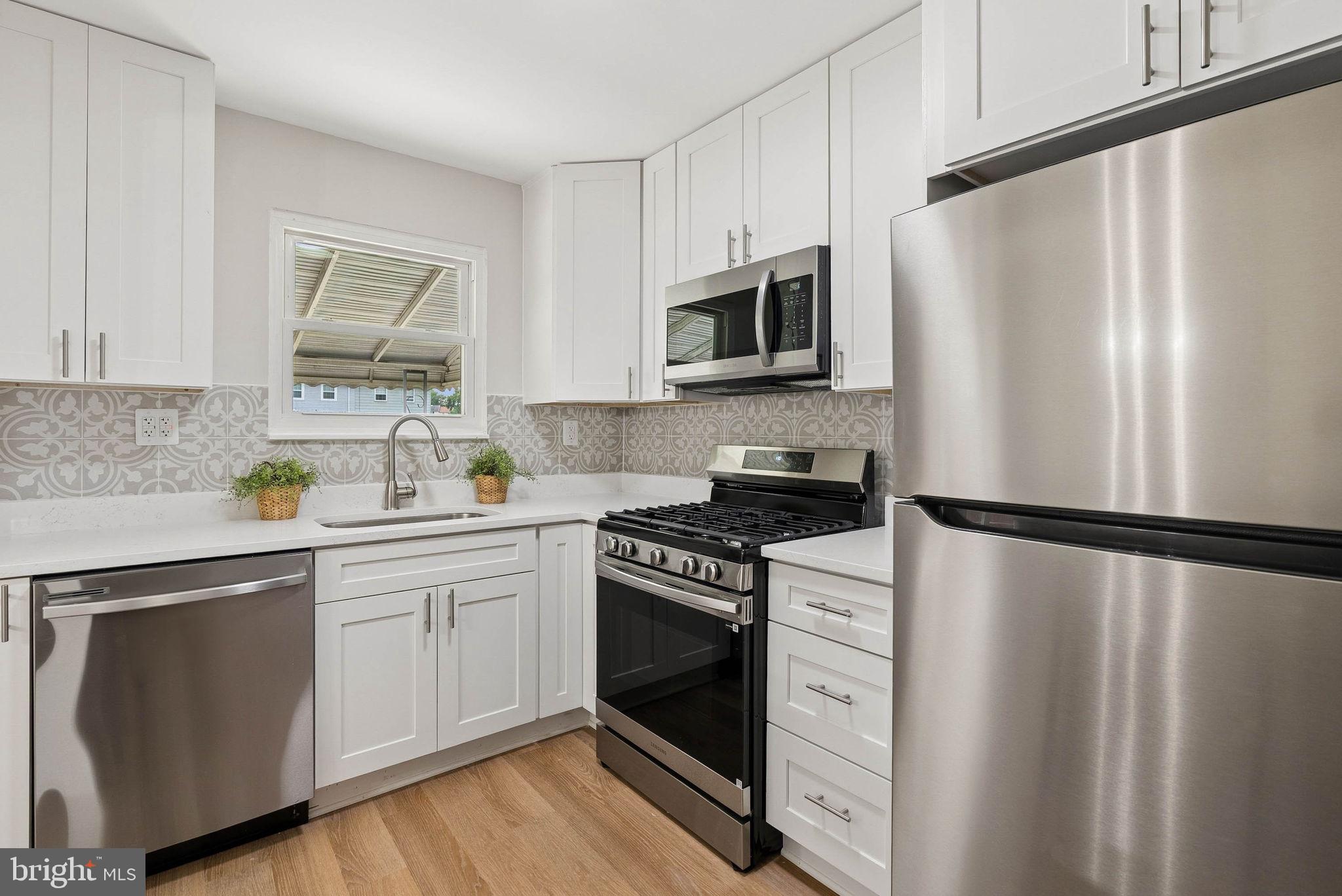 KINGS COURT - Residential