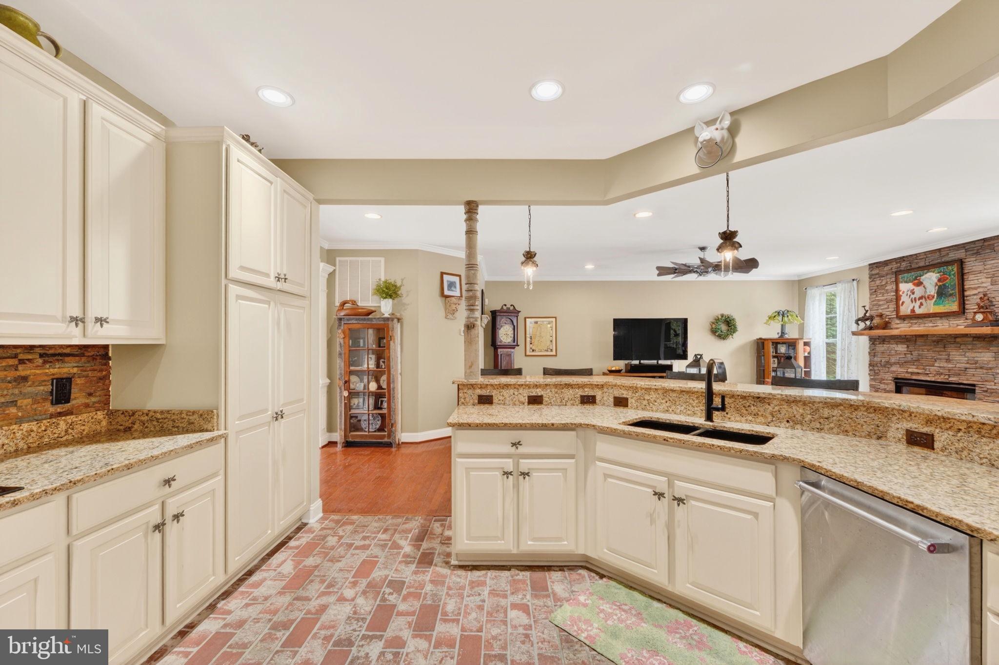 BEAVER DAM ESTATES-SOUTH - Residential