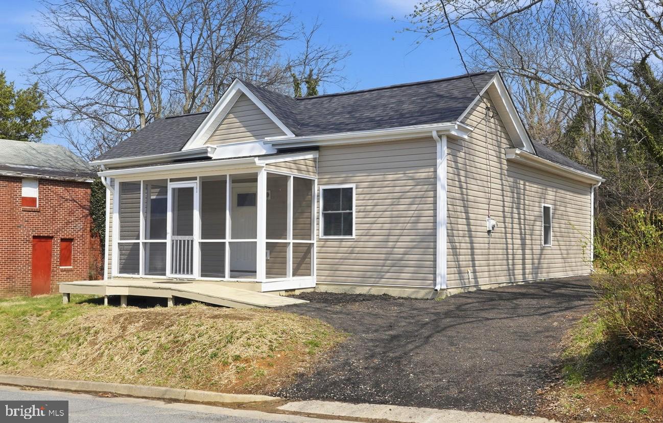 Welcome to this **beautiful, fully renovated showpiece** nestled in the heart of small-town Gordonville! 🔑💫 Completely remodeled **from top to bottom**, this home blends **timeless character** with **today’s most sought-after upgrades** for the perfect balance of charm and convenience.

🔥 **Top-to-Bottom Renovation**
✔️ Designer finishes throughout
✔️ Deluxe upgrades & modern fixtures
✔️ Thoughtfully curated details
✔️ Turn-key & move-in ready

📍 **Prime, Walkable Location**
Step outside and enjoy the best of Gordonville living — stroll to local **wineries 🍷, boutique shopping 🛍️, cozy coffee shops ☕, and popular restaurants 🍽️.** Experience true community charm with everything just moments away.

🌿 **Historic Charm. Modern Comfort.**
Live the storybook appeal of yesteryear while enjoying all the **modern amenities and conveniences** today’s buyers expect.

*PRICE ADJUSTMENT!