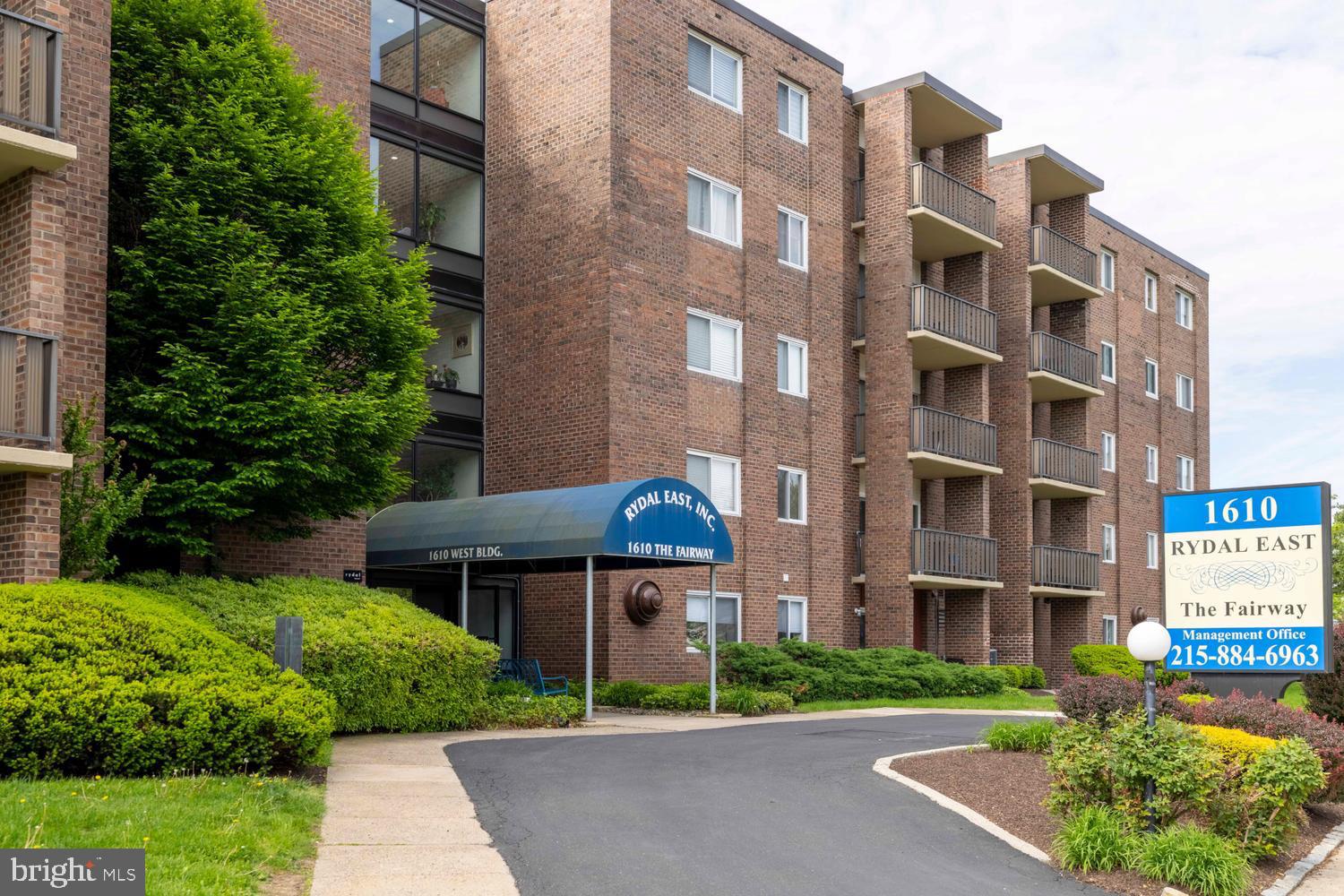 Welcome to The Fairway #510 W.  This top floor, corner unit offers three spacious bedrooms and two full baths this home offers a lot of potential. Step into the open living and dining area equipped with a galley kitchen and peek through perfect for entertaining. Enjoy your morning coffee out on your private patio, with the preferential rear view of the lush trees an an occasional spotting of the regional rail line..  A great community in a fantastic location- you have restaurants, shops and the train just steps away. It's also minutes to the heart of downtown Jenkintown and in the award winning Abington School District. 
This unit is part of a cooperative and units must be purchased with cash. Buyers will have to pay to apply. If an application is rejected, the applicant will be refunded. Otherwise the payment will be applied to the capital contribution.
