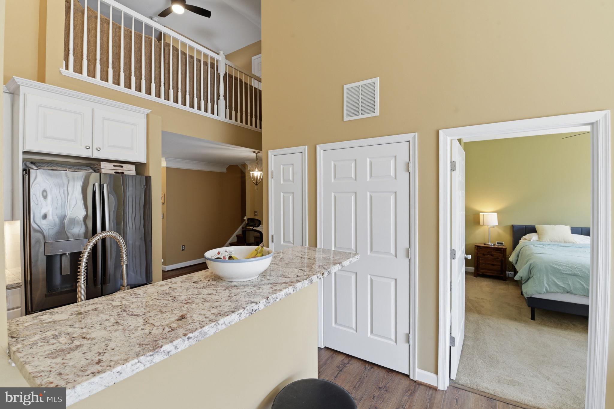 COBBLESTONE SQUARE - Residential