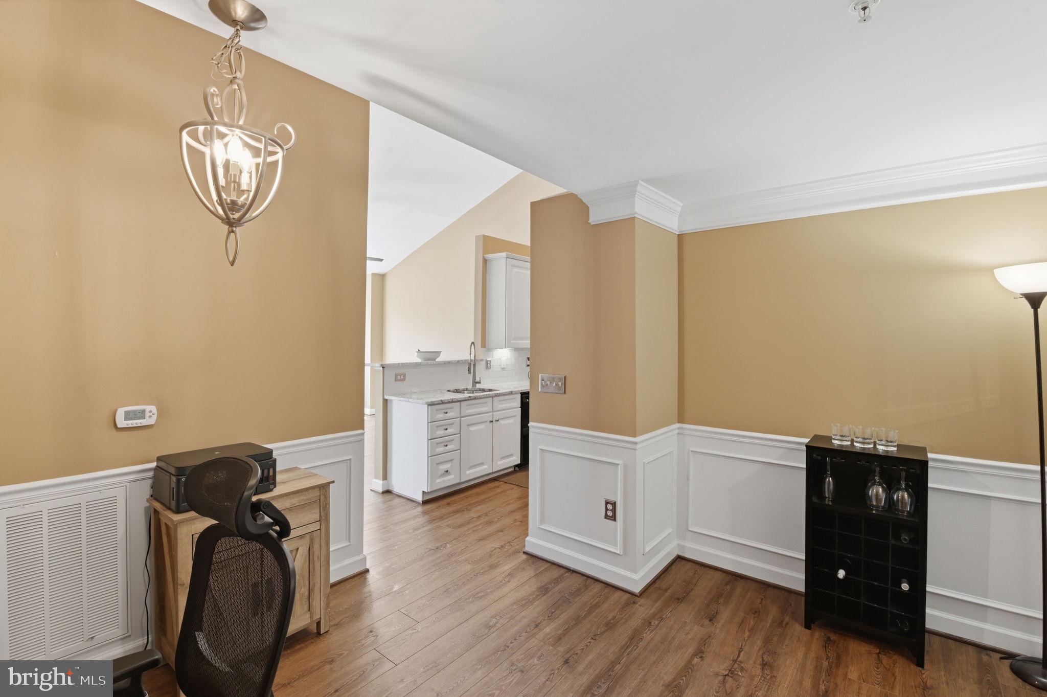 COBBLESTONE SQUARE - Residential