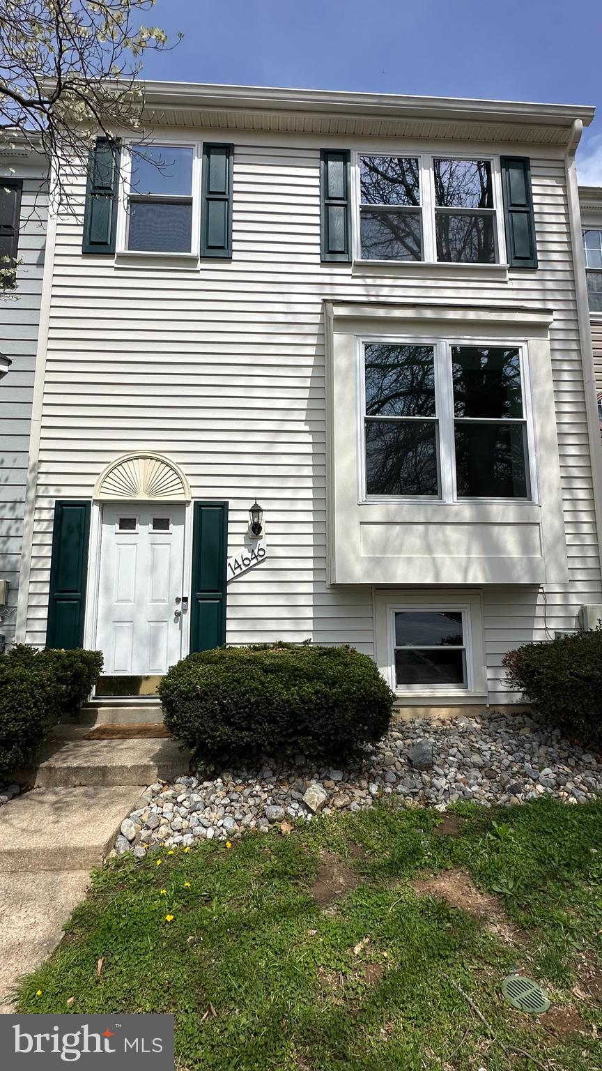 PRINCETON SQUARE - Residential Lease