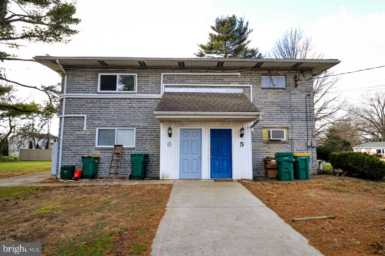 Great investor opportunity to own two apartment buildings with 8 total units bringing in $1500 per month or $144,000 Per Year! The units have been recently remodeled as of 2024. Seller will guarantee first year income of $1500 per unit for the first year. Don't miss an opportunity to own a commercial investment property in Mechanicsburg!