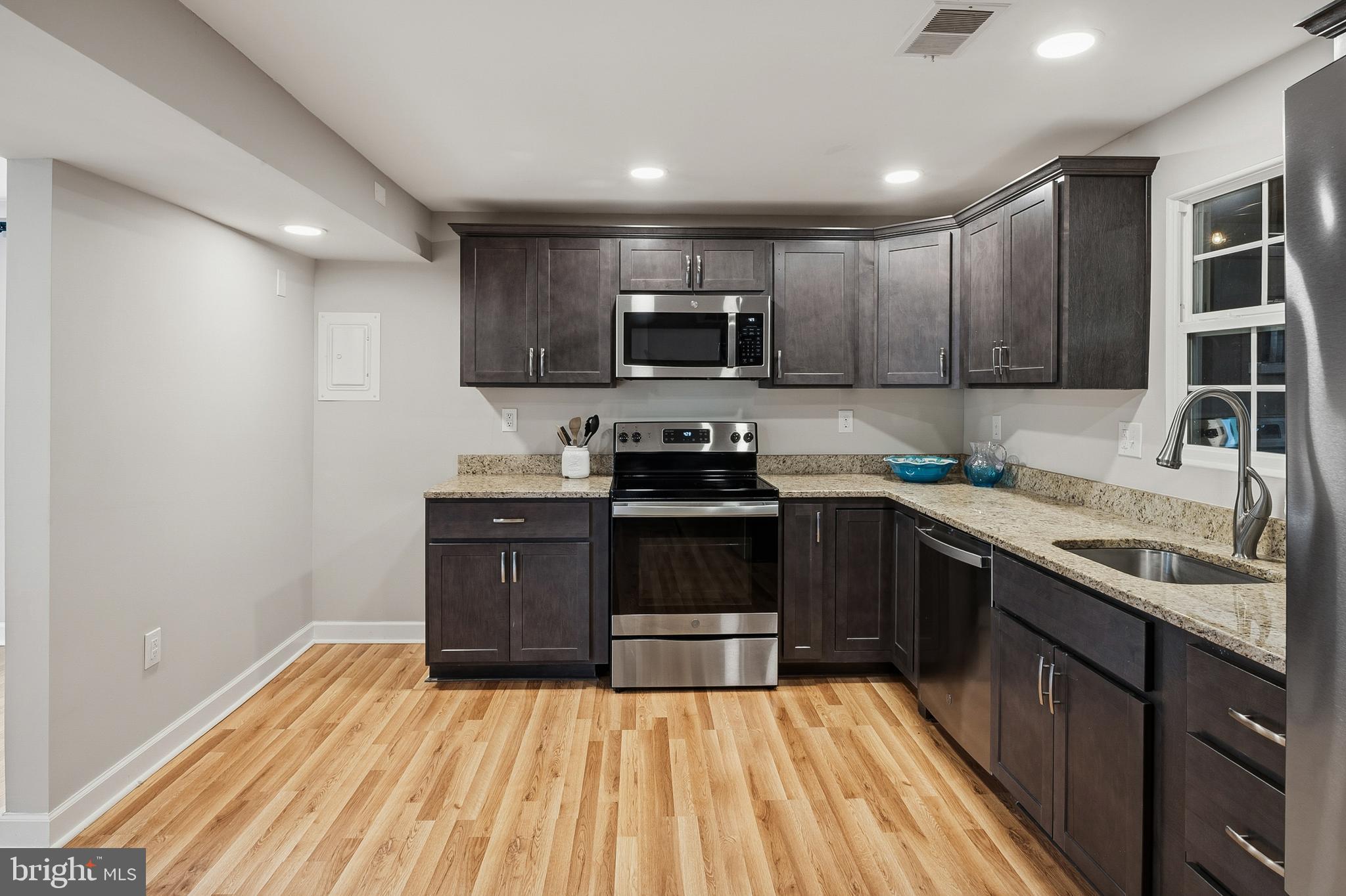 MAPLE RIDGE - Residential