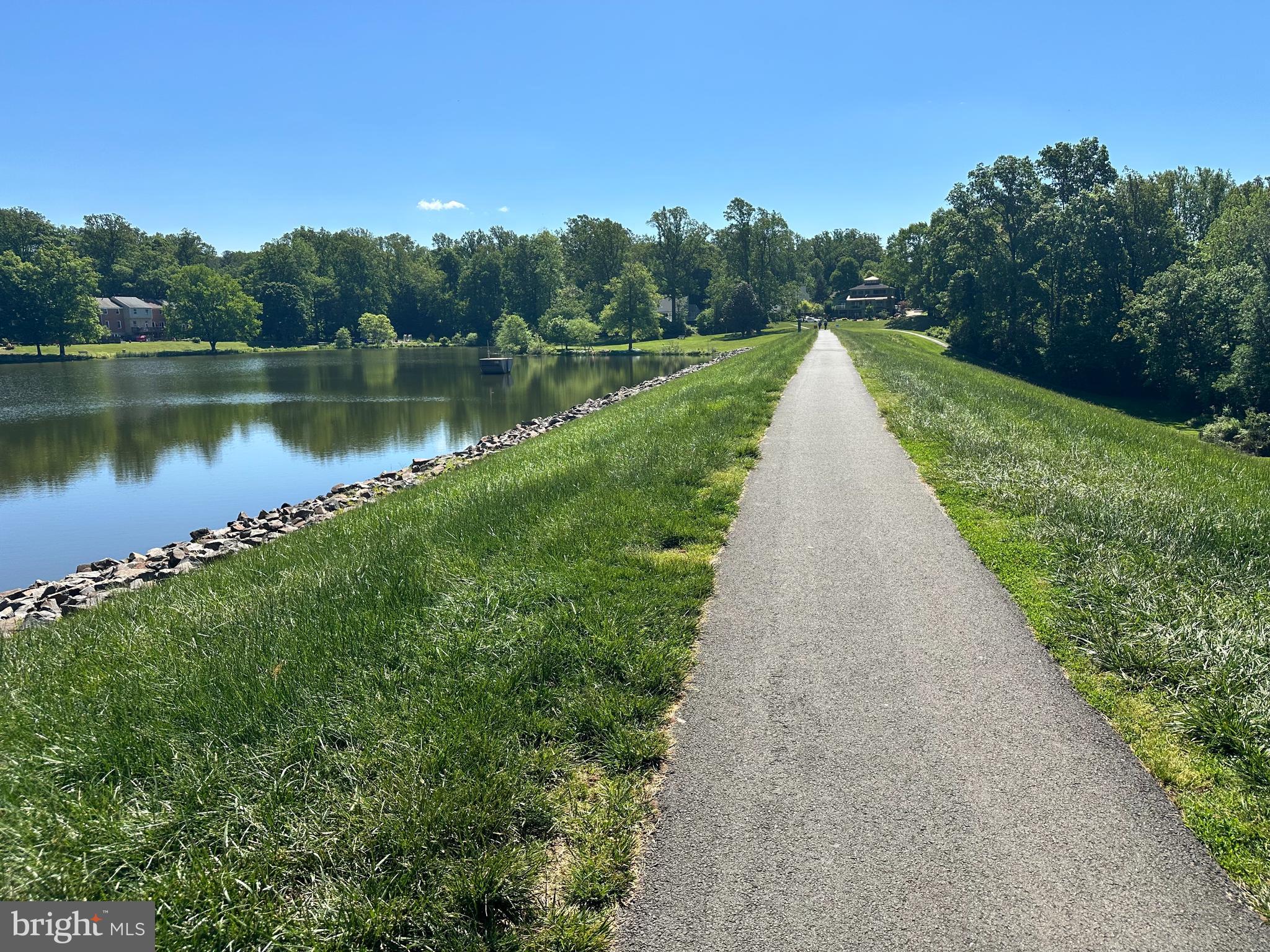 LAKE BRADDOCK - Residential