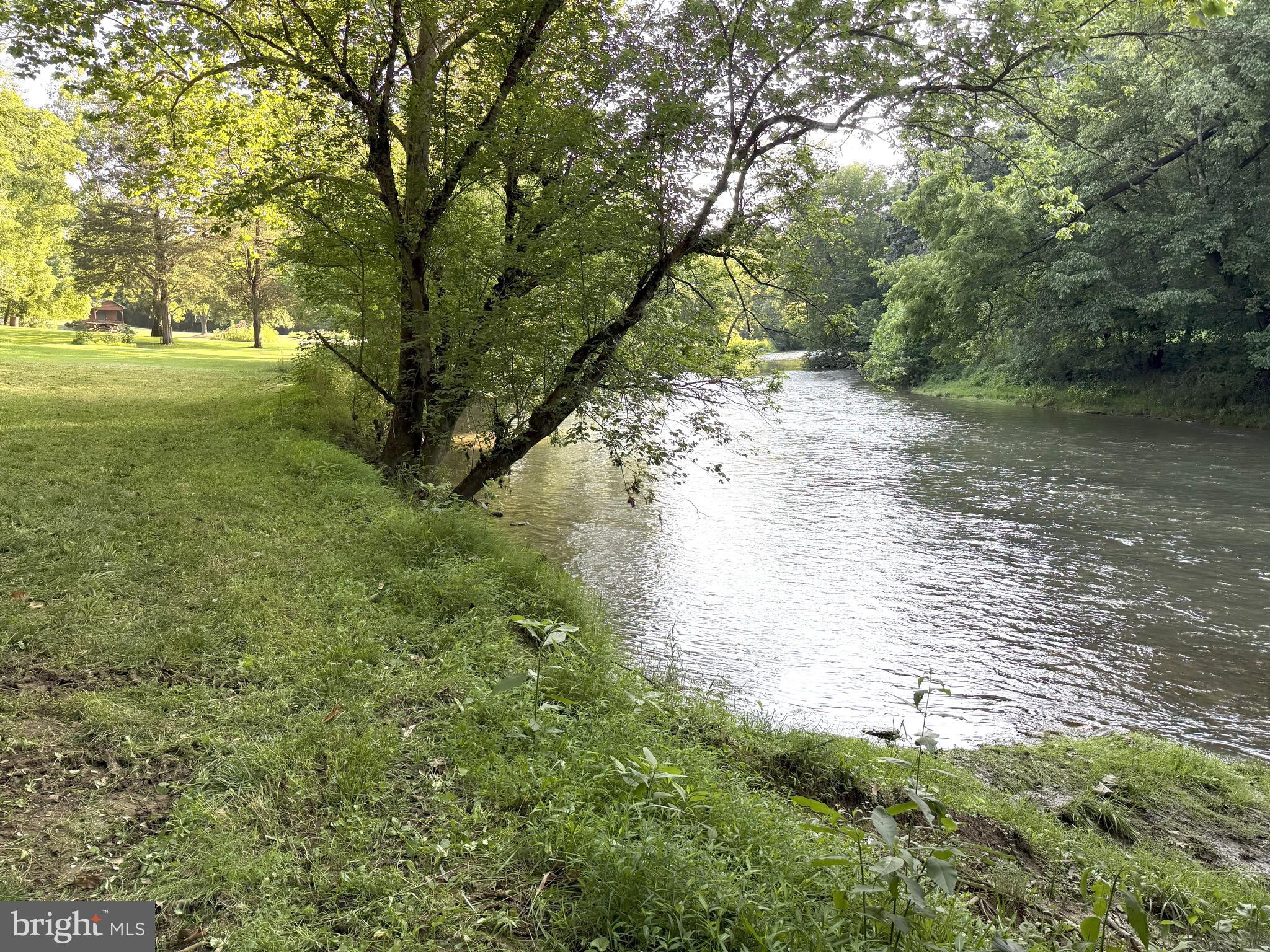 HIDDEN RIVER - Land