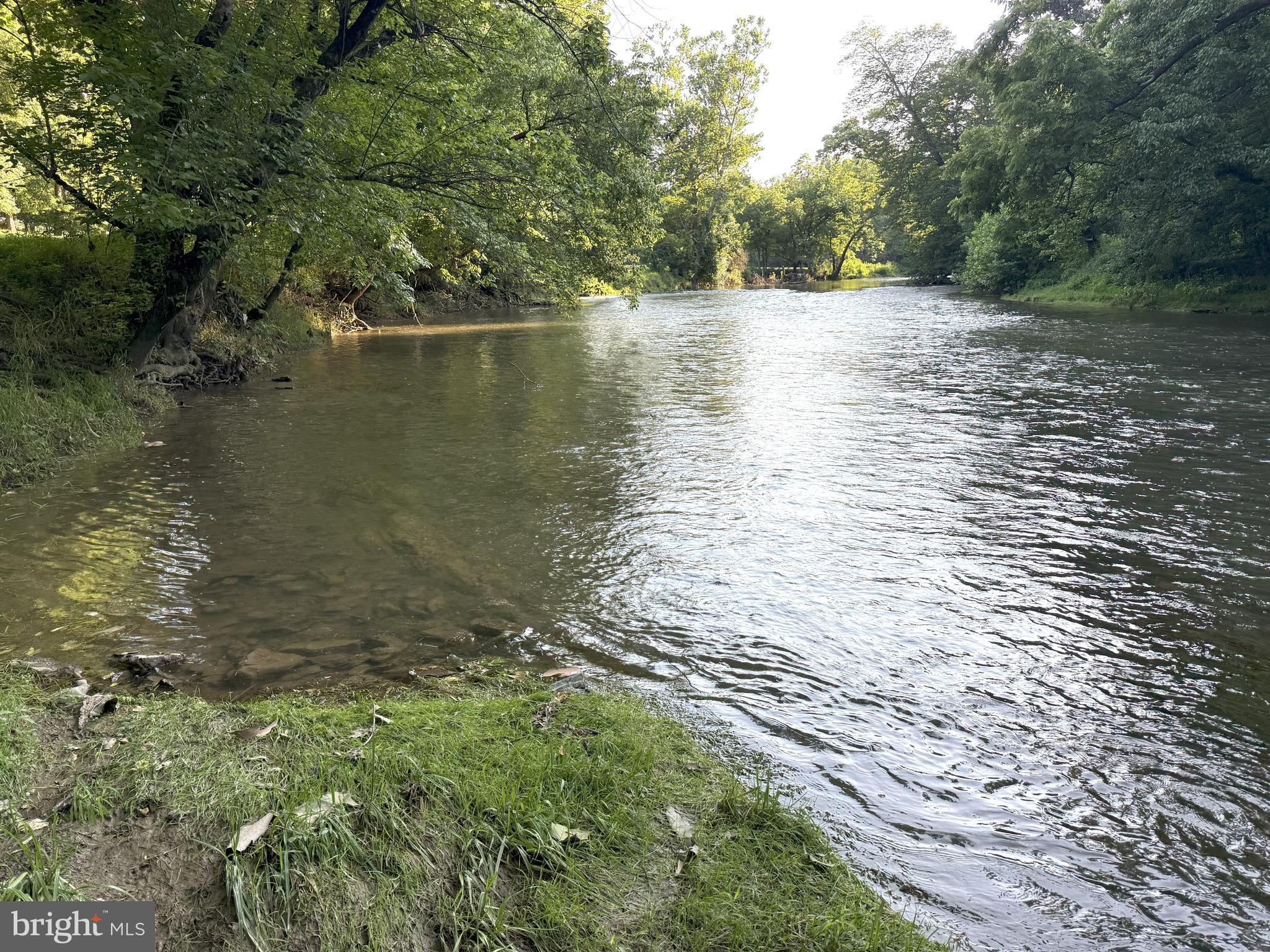 HIDDEN RIVER - Land