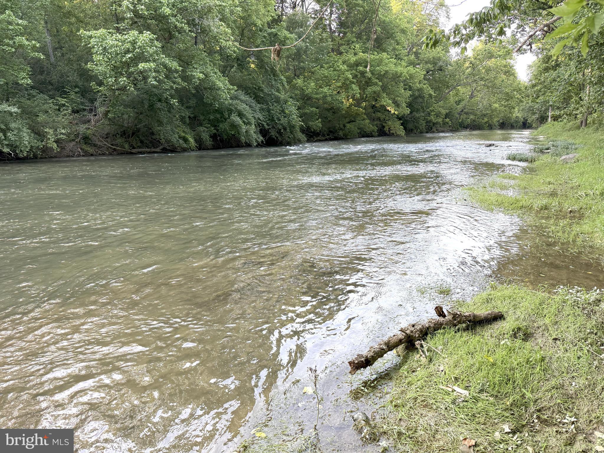 HIDDEN RIVER - Land