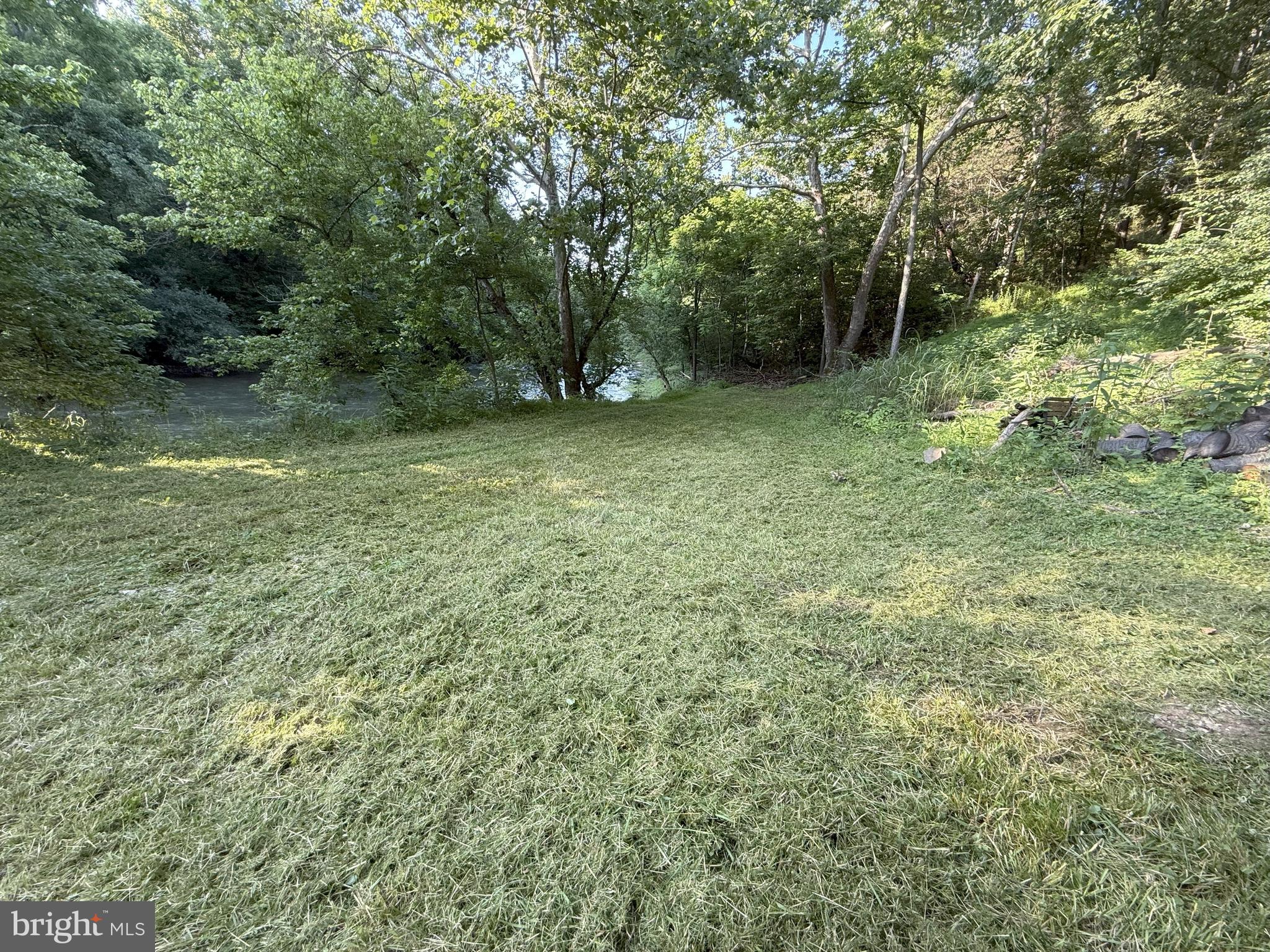 HIDDEN RIVER - Land