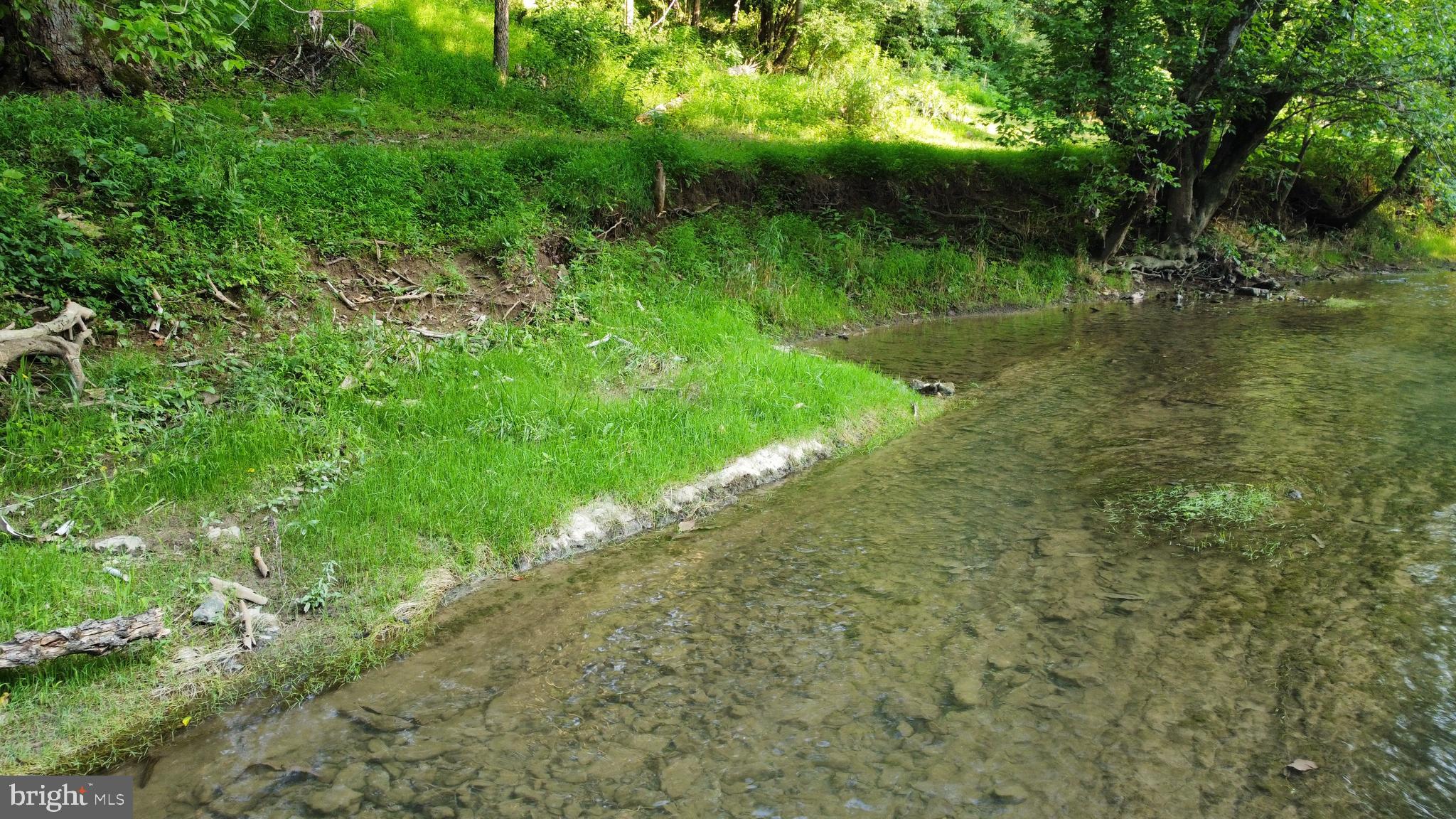 HIDDEN RIVER - Land