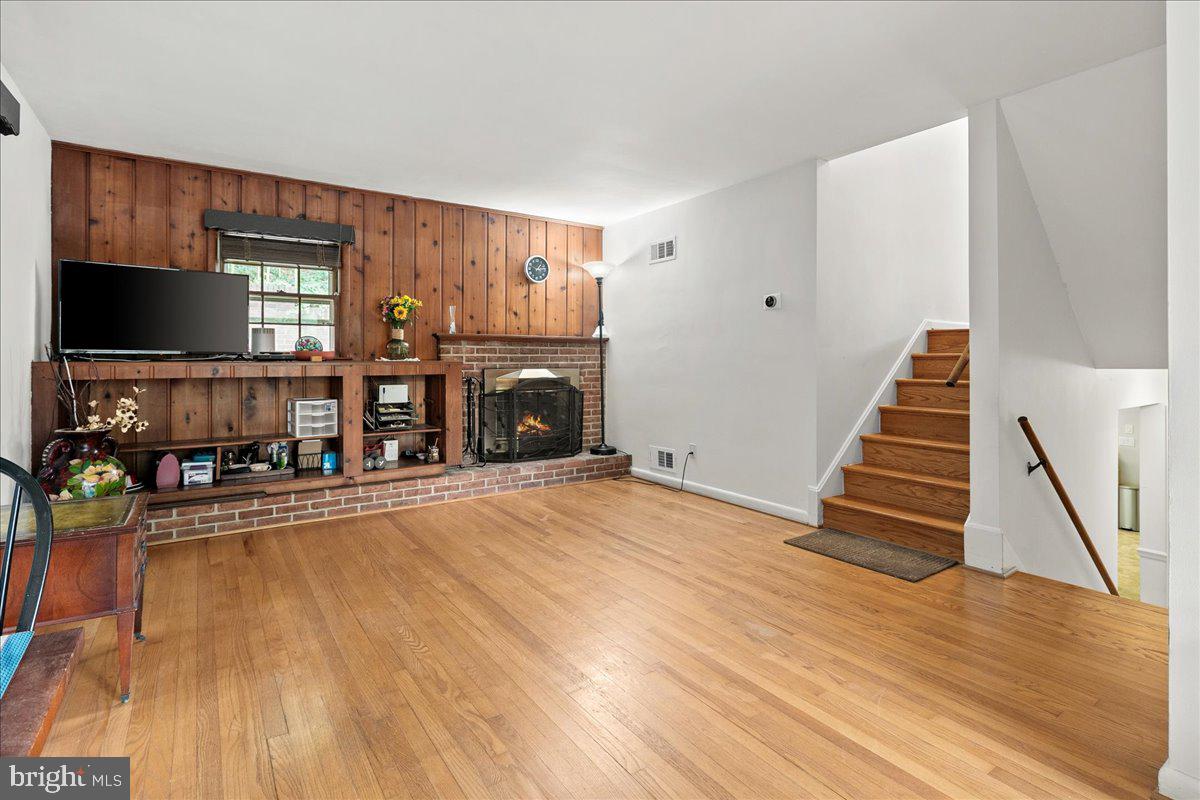 OAKCREST - Residential