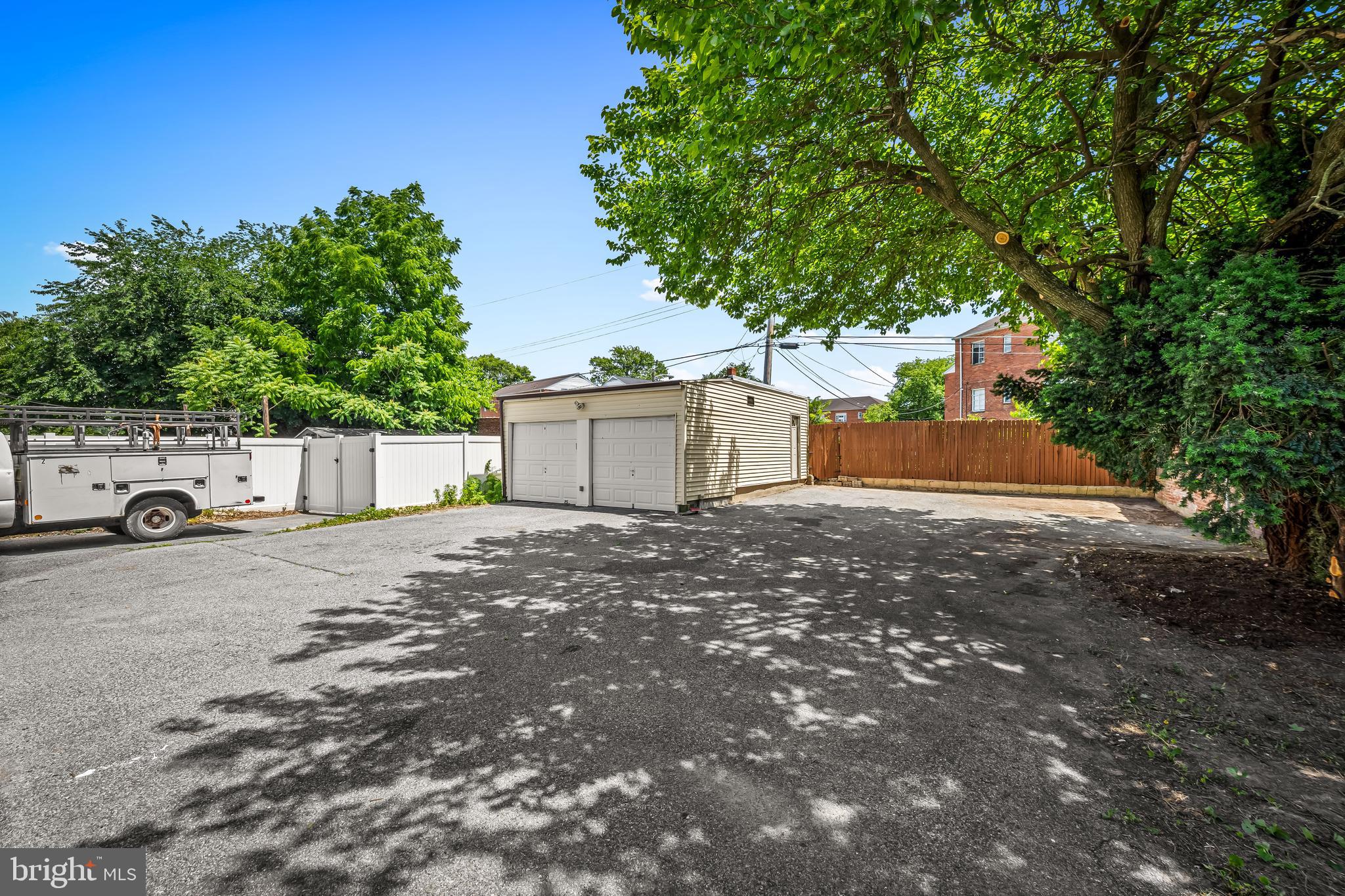 ARBUTUS - Residential