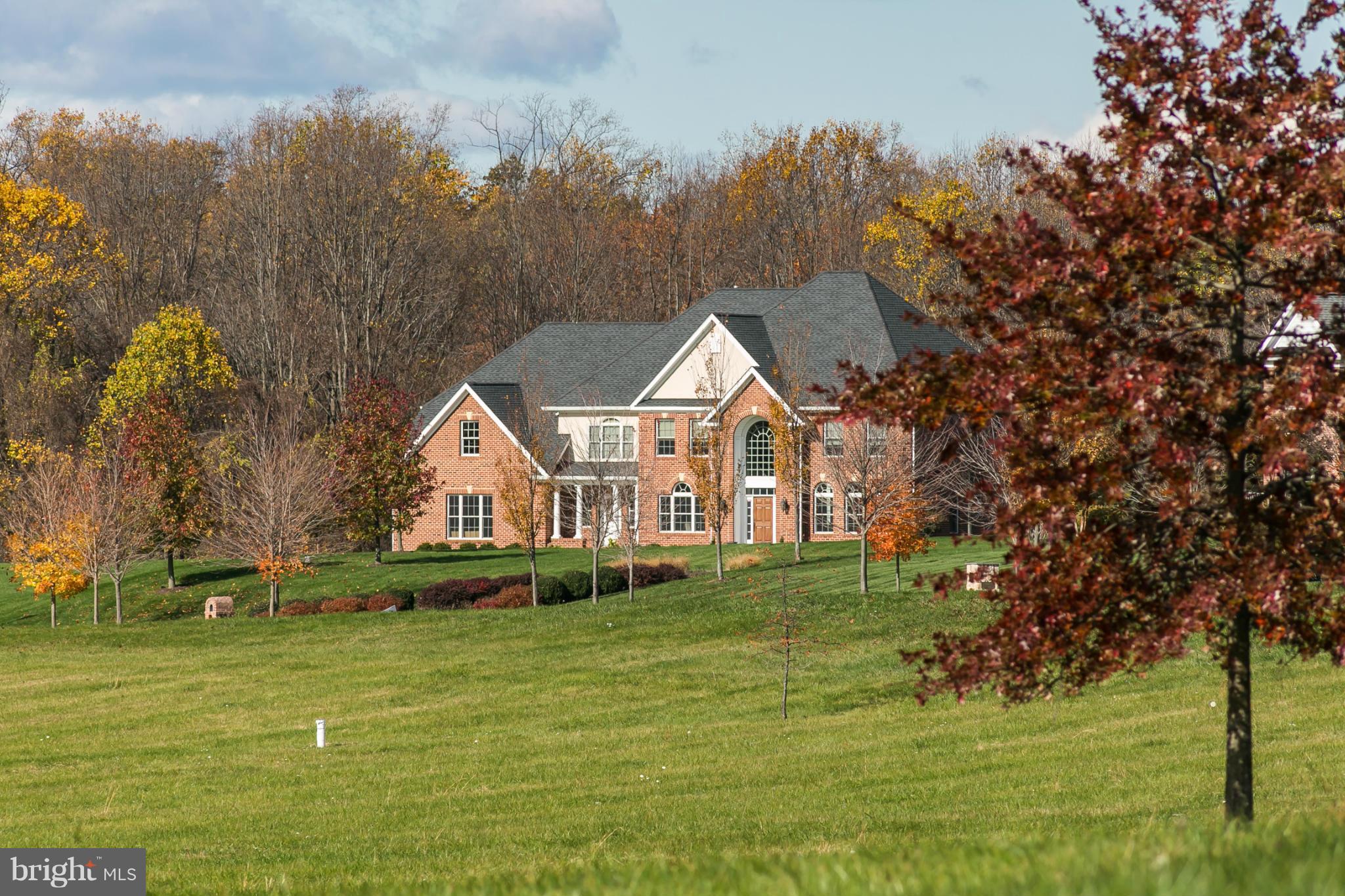 BRIAR KNOLL - Land