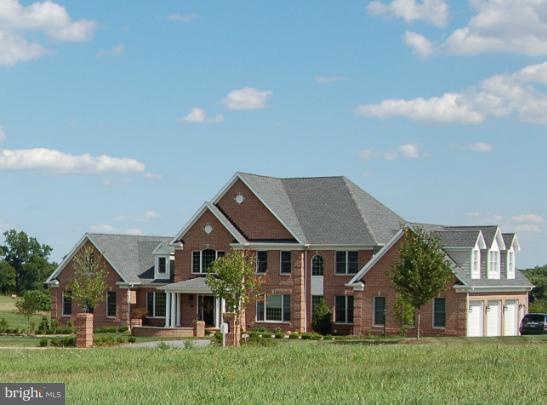 BRIAR KNOLL - Land