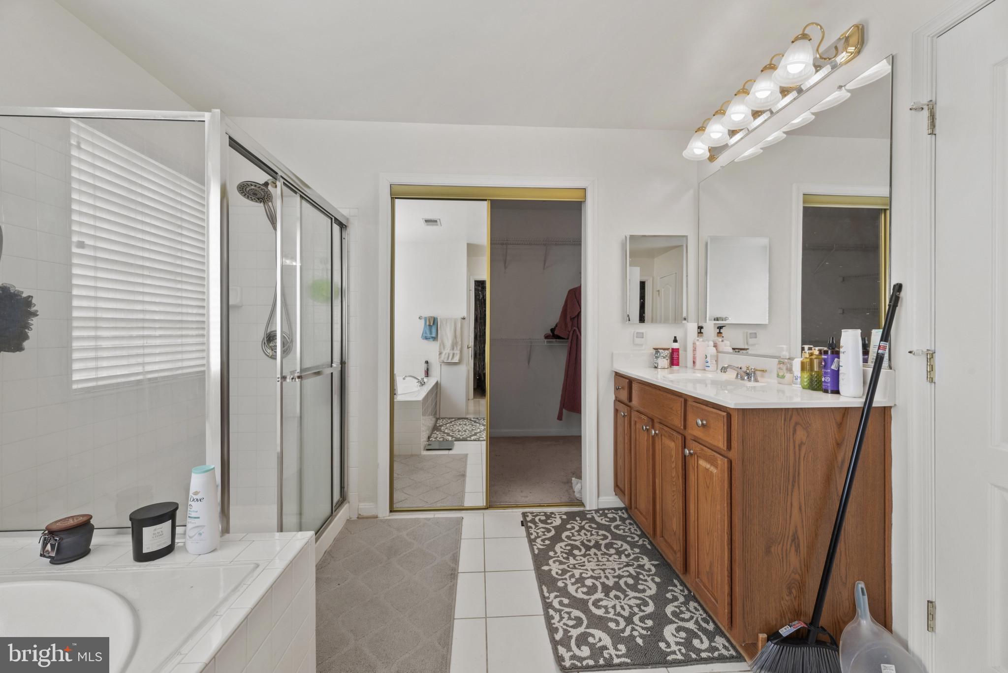 LINWOOD KNOLLS - Residential