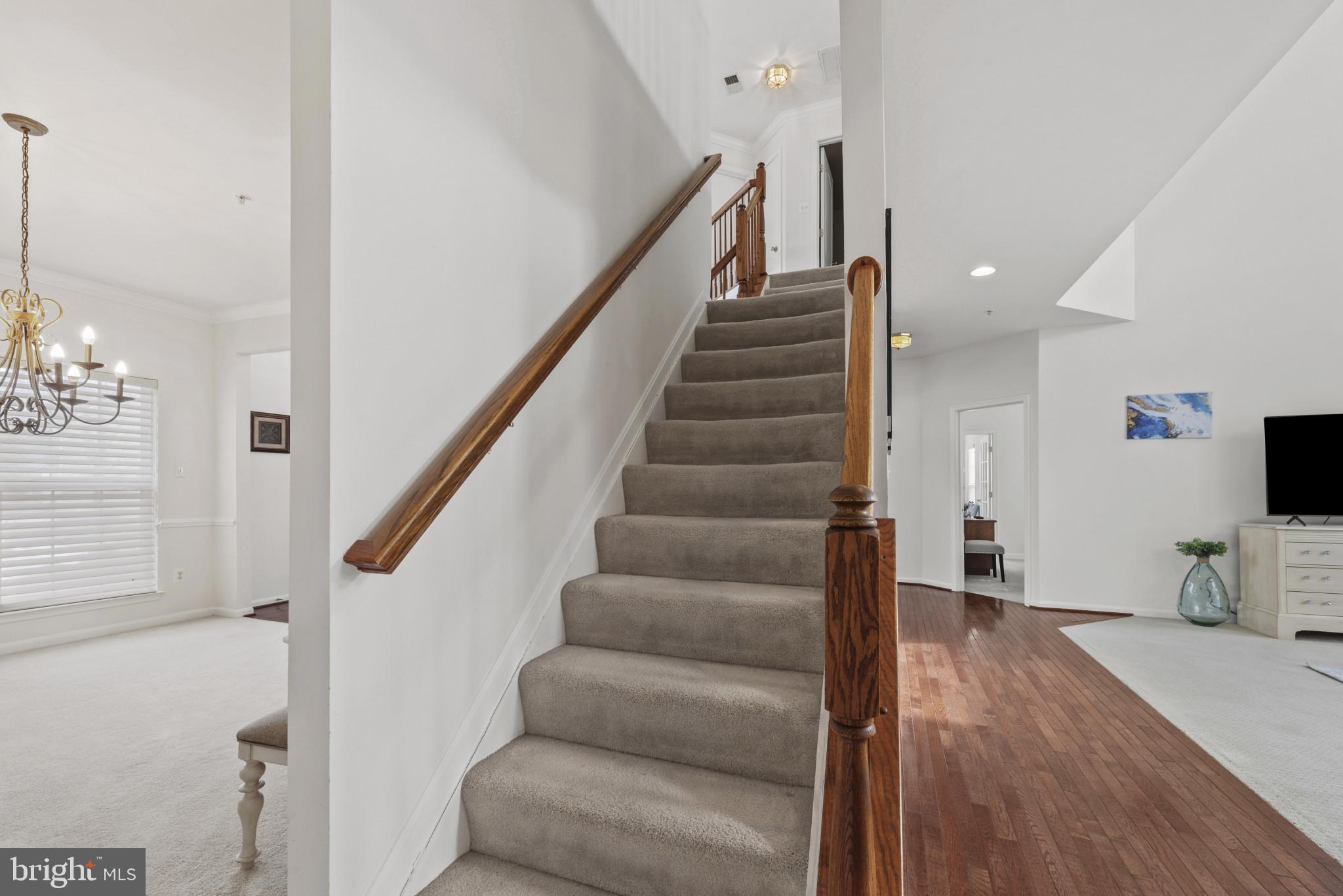 LINWOOD KNOLLS - Residential