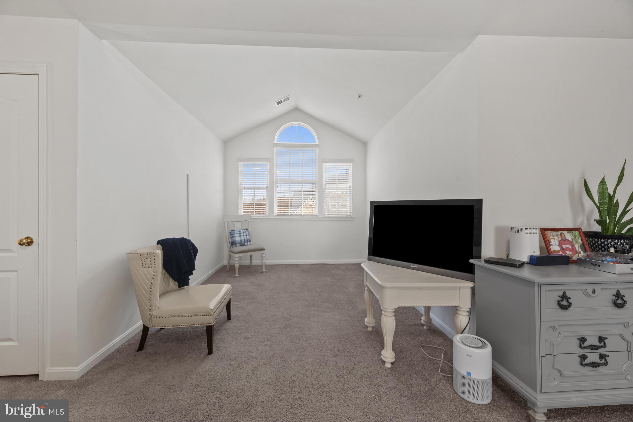LINWOOD KNOLLS - Residential