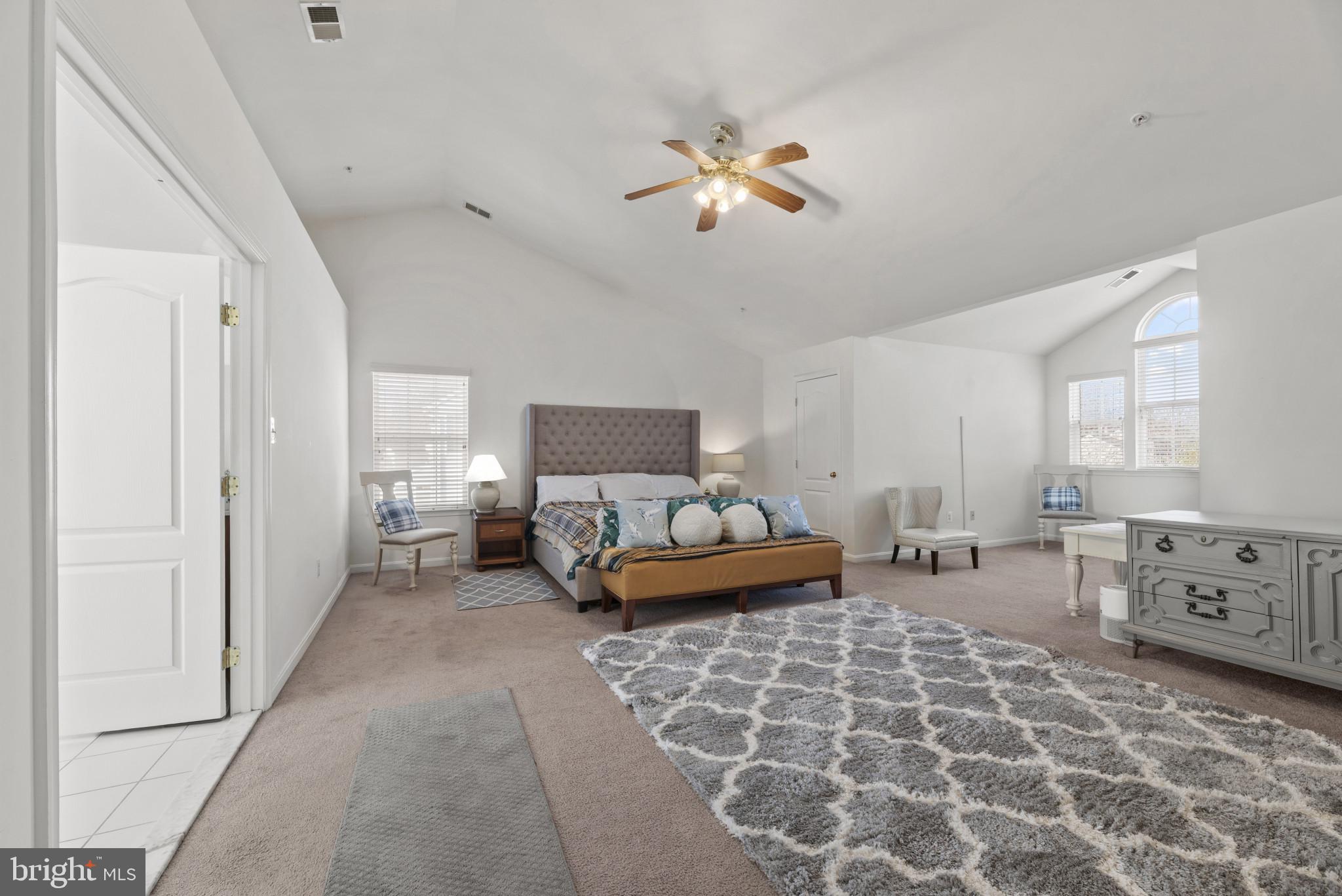 LINWOOD KNOLLS - Residential