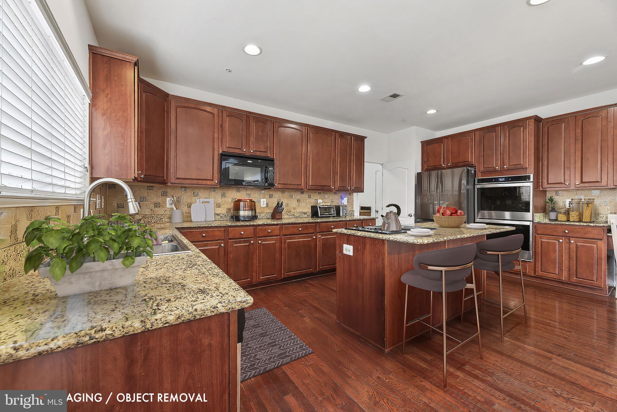 LINWOOD KNOLLS - Residential