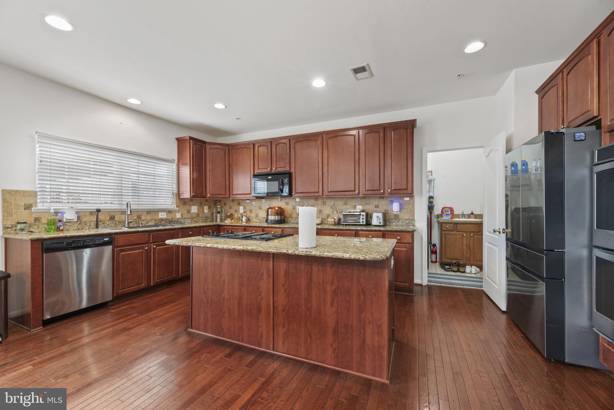 LINWOOD KNOLLS - Residential