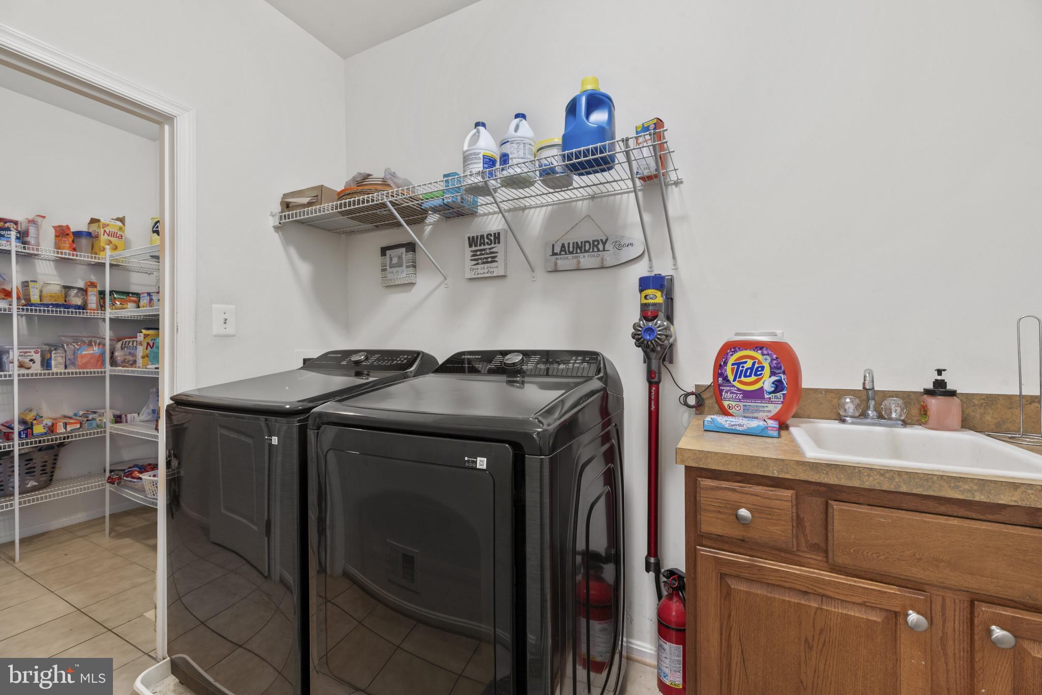 LINWOOD KNOLLS - Residential