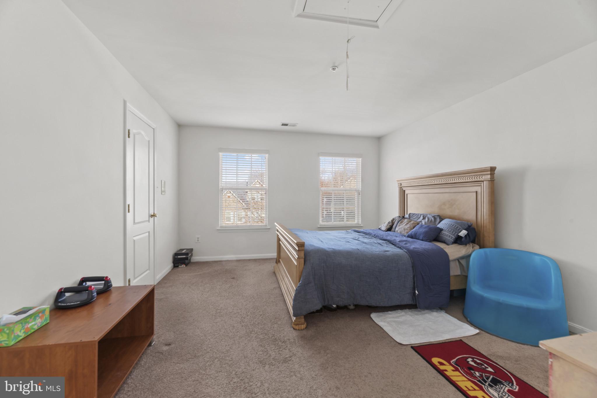 LINWOOD KNOLLS - Residential