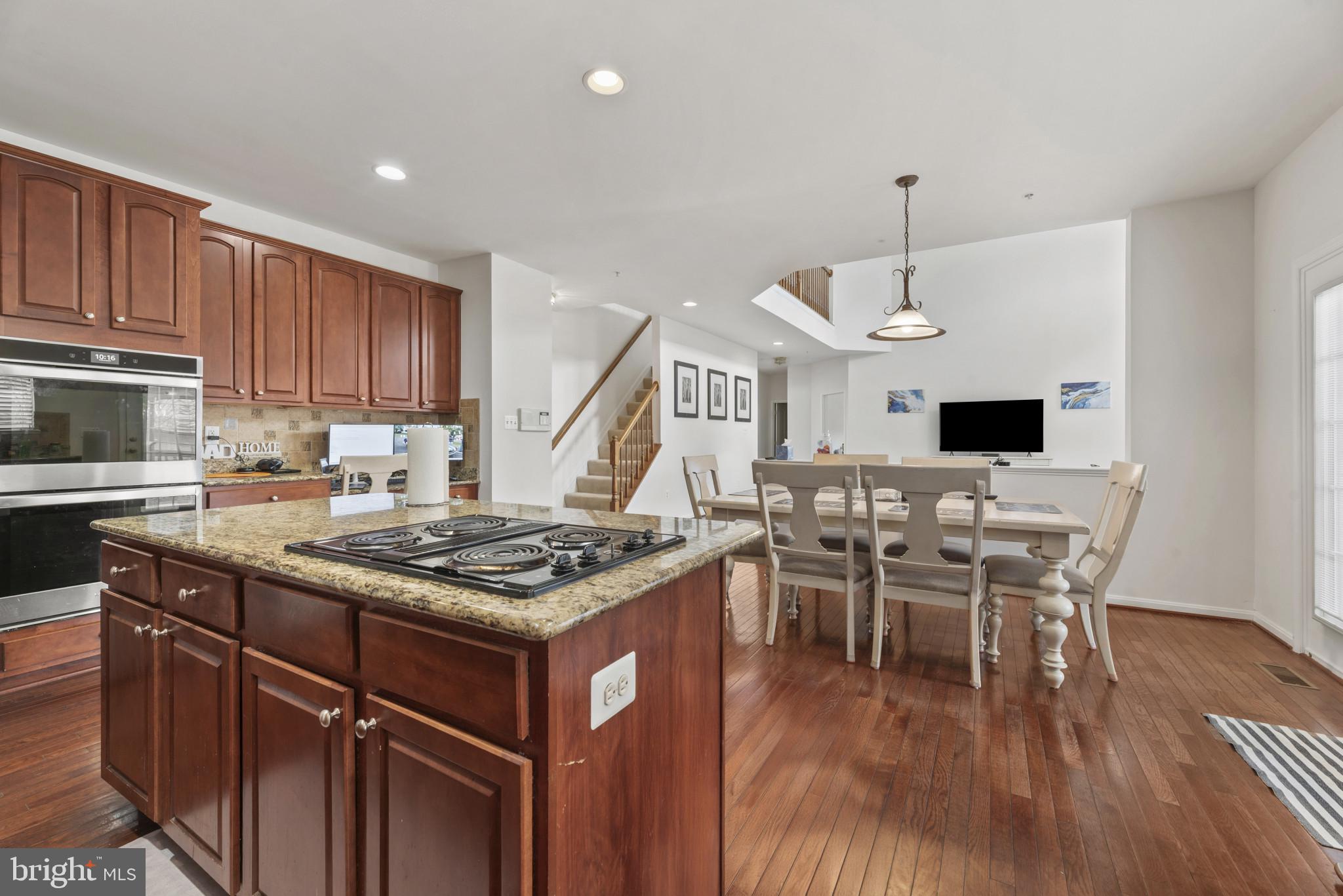 LINWOOD KNOLLS - Residential