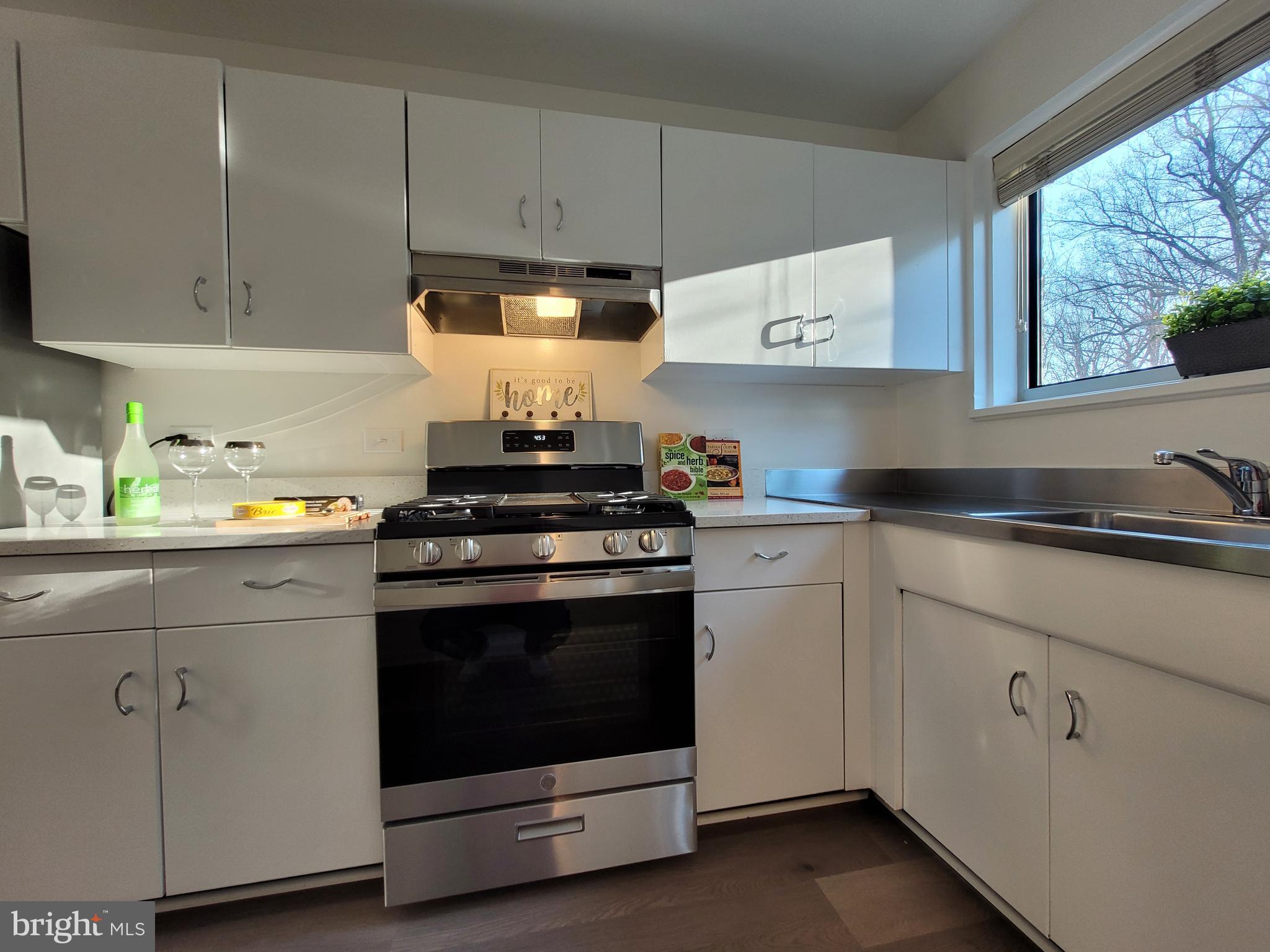 PARKSIDE CONDOMINIUMS - Residential