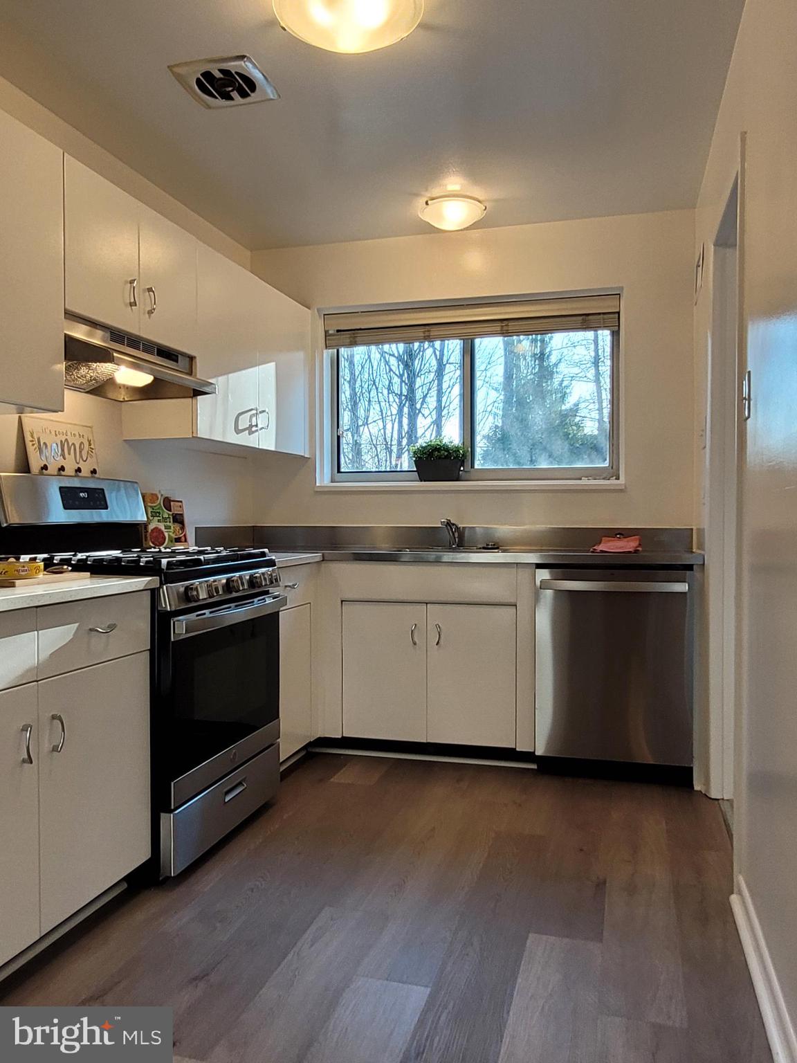 PARKSIDE CONDOMINIUMS - Residential