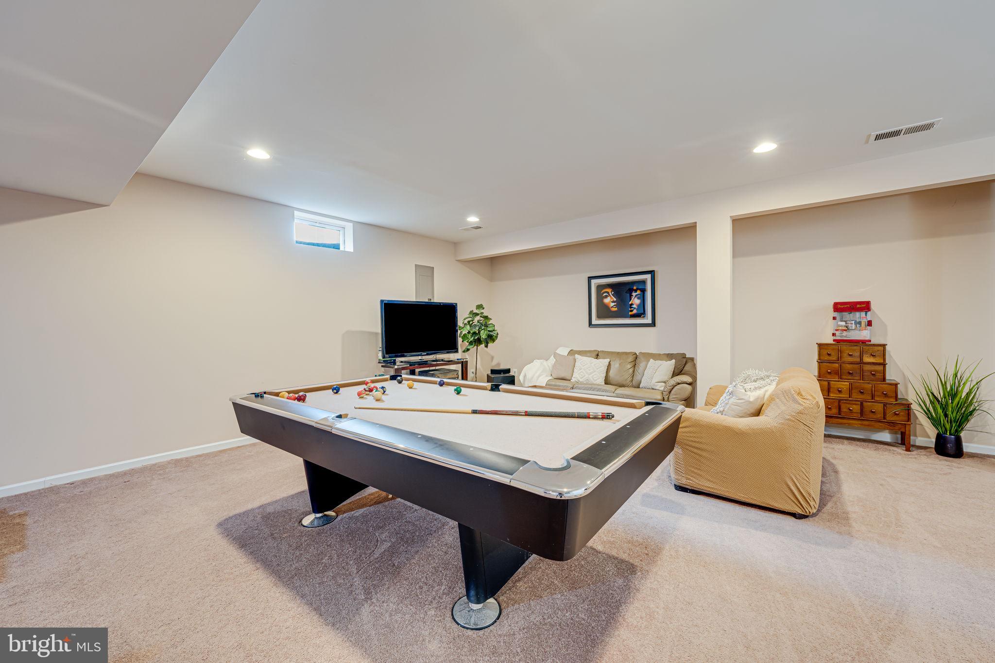 SOUTH RIDING - Residential