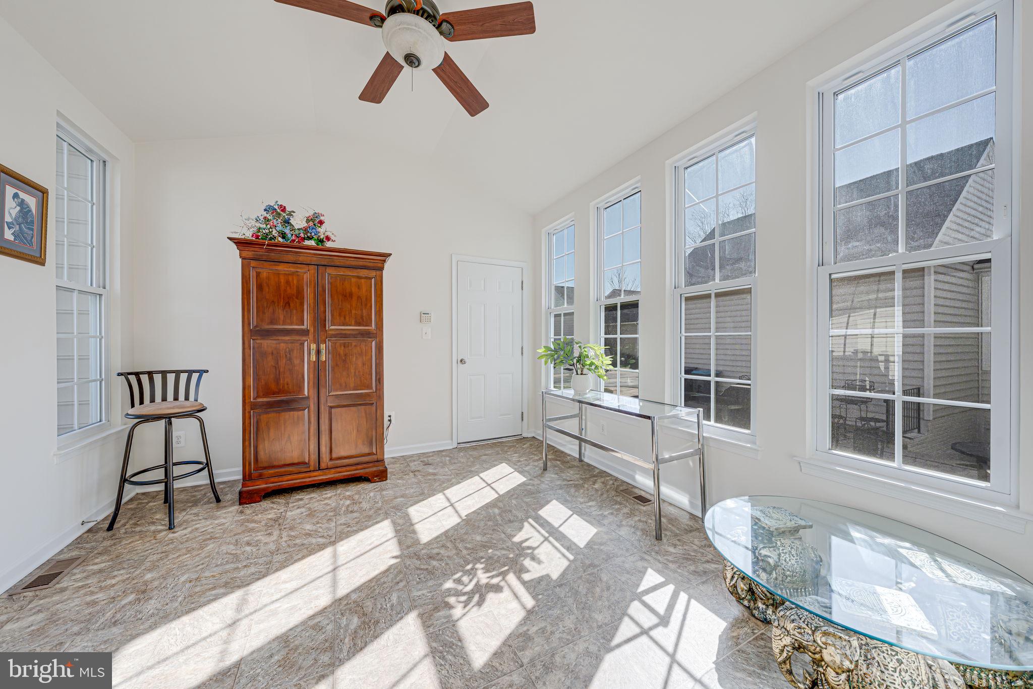 SOUTH RIDING - Residential