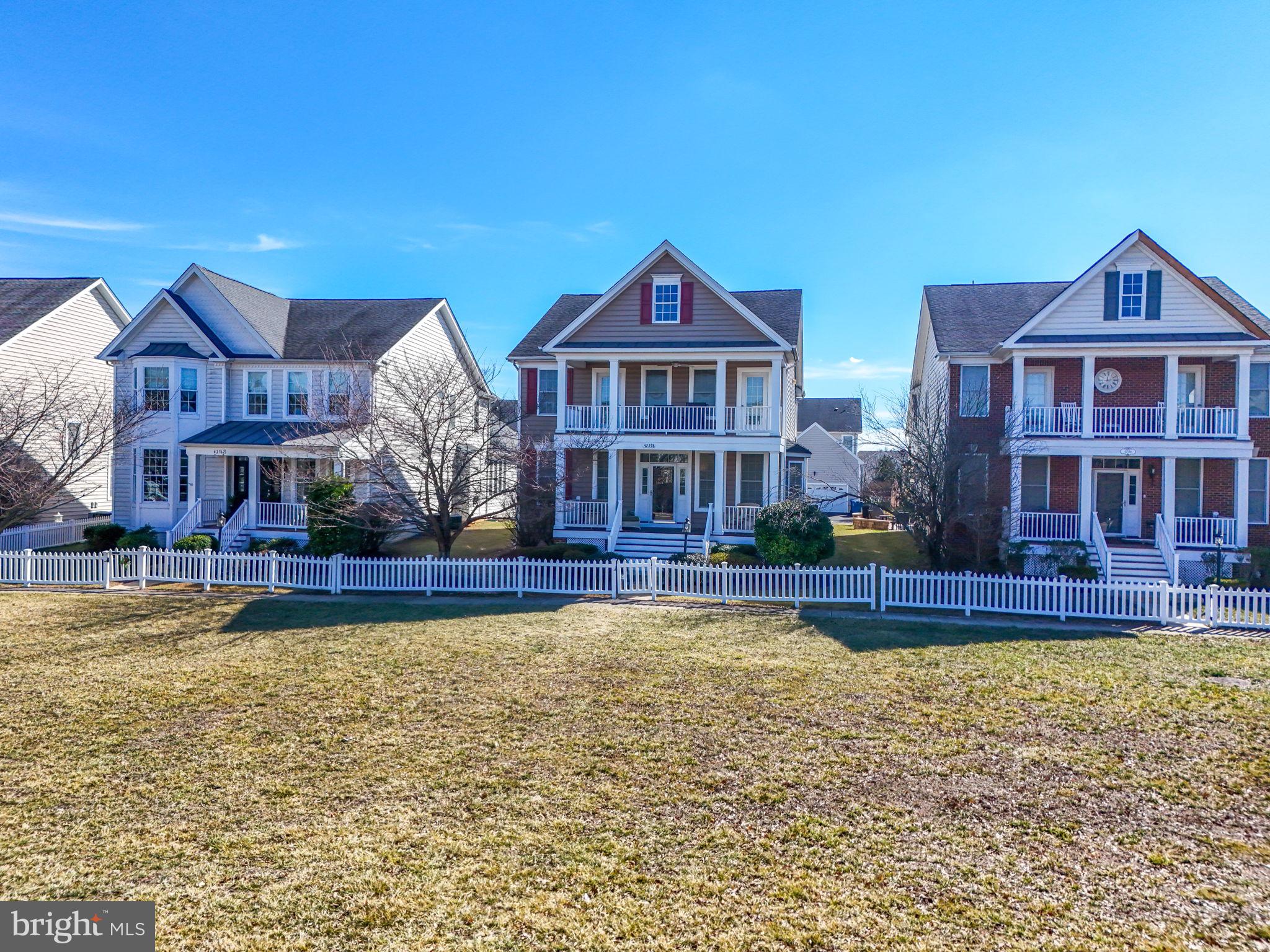 SOUTH RIDING - Residential