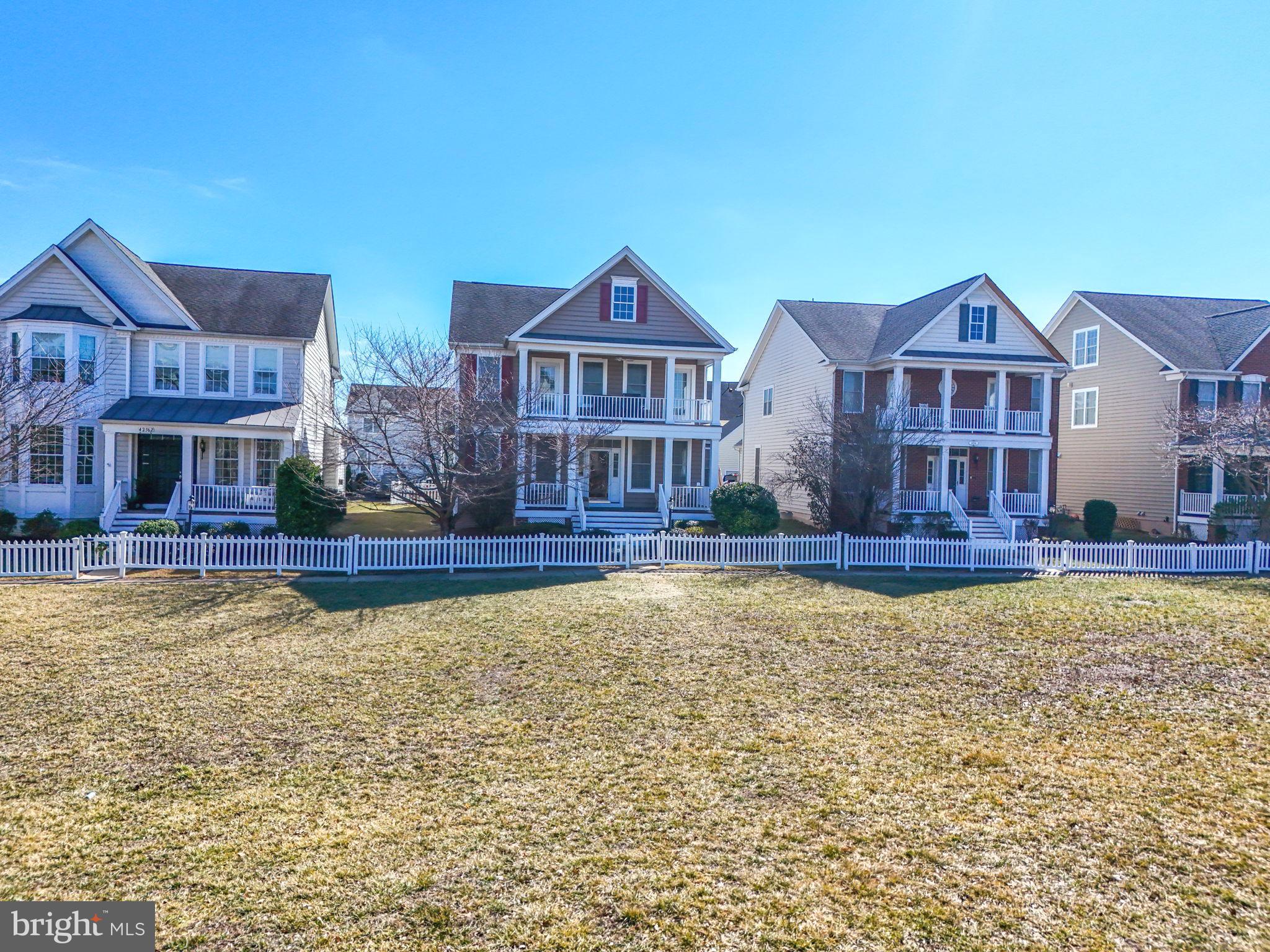 SOUTH RIDING - Residential