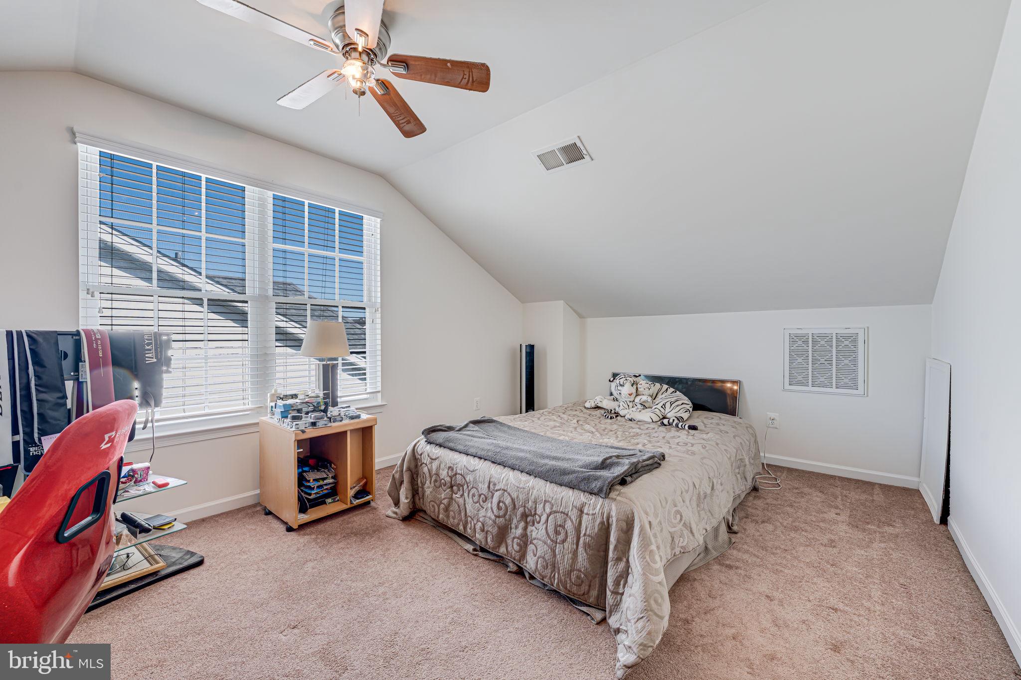 SOUTH RIDING - Residential