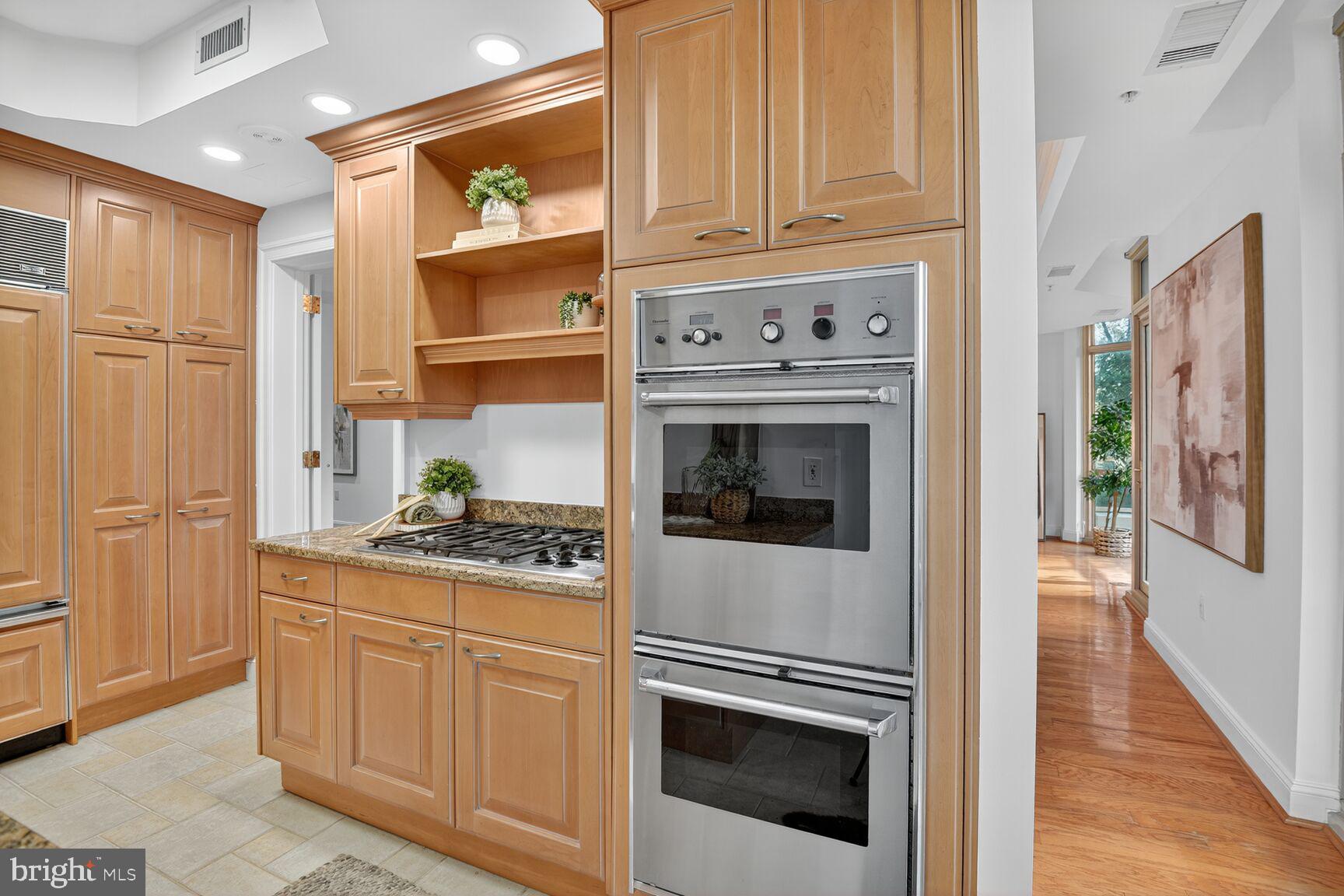 SOMERSET HOUSE CONDOS - Residential