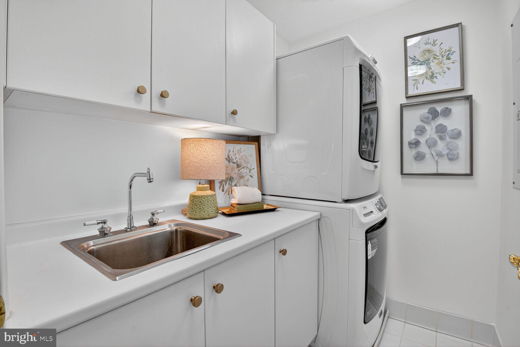 SOMERSET HOUSE CONDOS - Residential