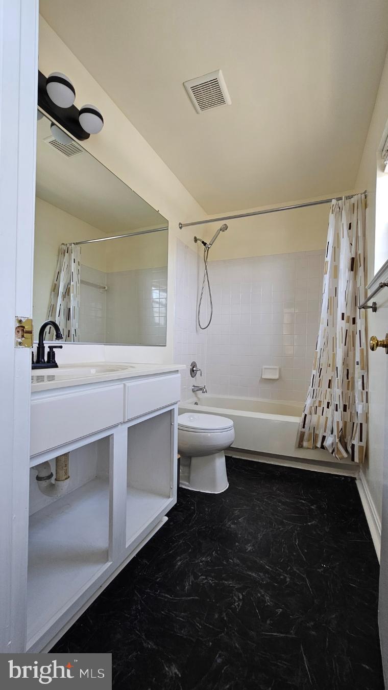 SUMMERHOUSE CONDO - Residential